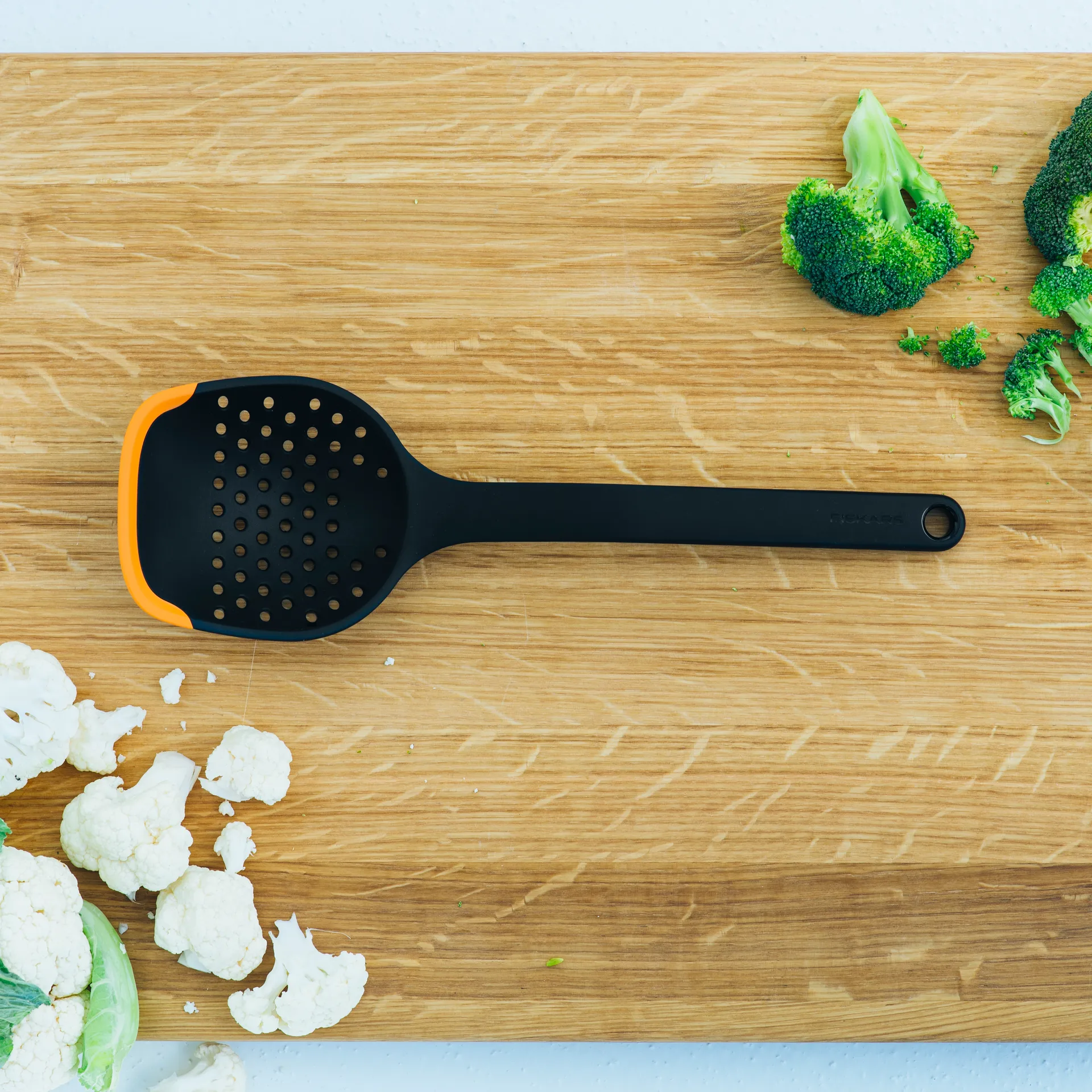 Louche avec trous Functional Form 29,6 cm, Noir Fiskars