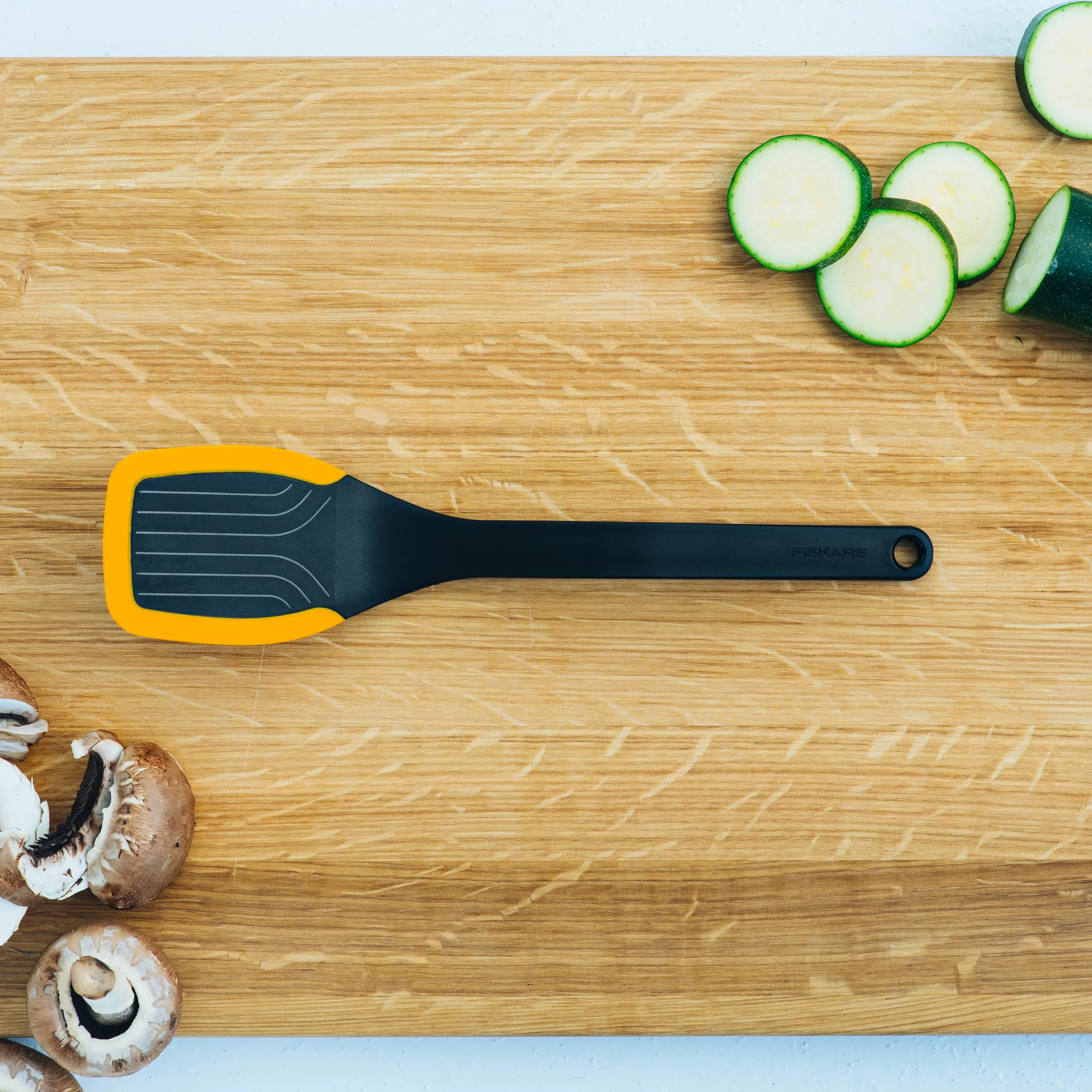 Spatule Functional Form 29 cm, Noir Fiskars