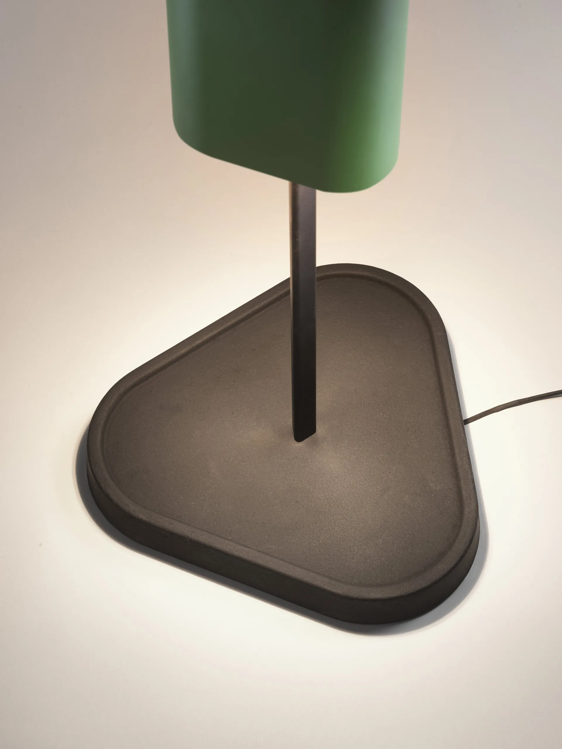 Lampadaire EMI 170 cm, Deep green Flos