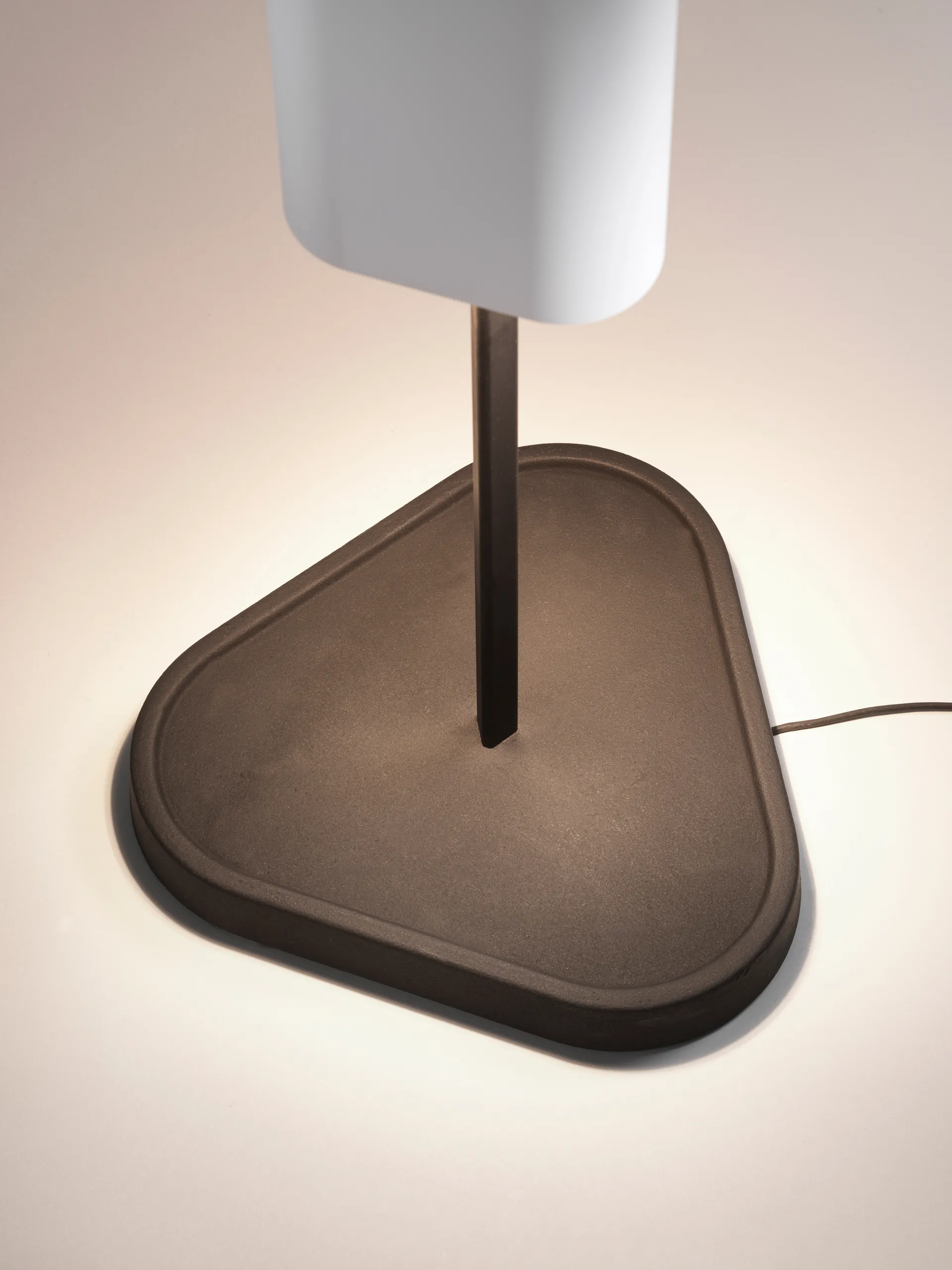 Lampadaire EMI 170 cm, Off white Flos