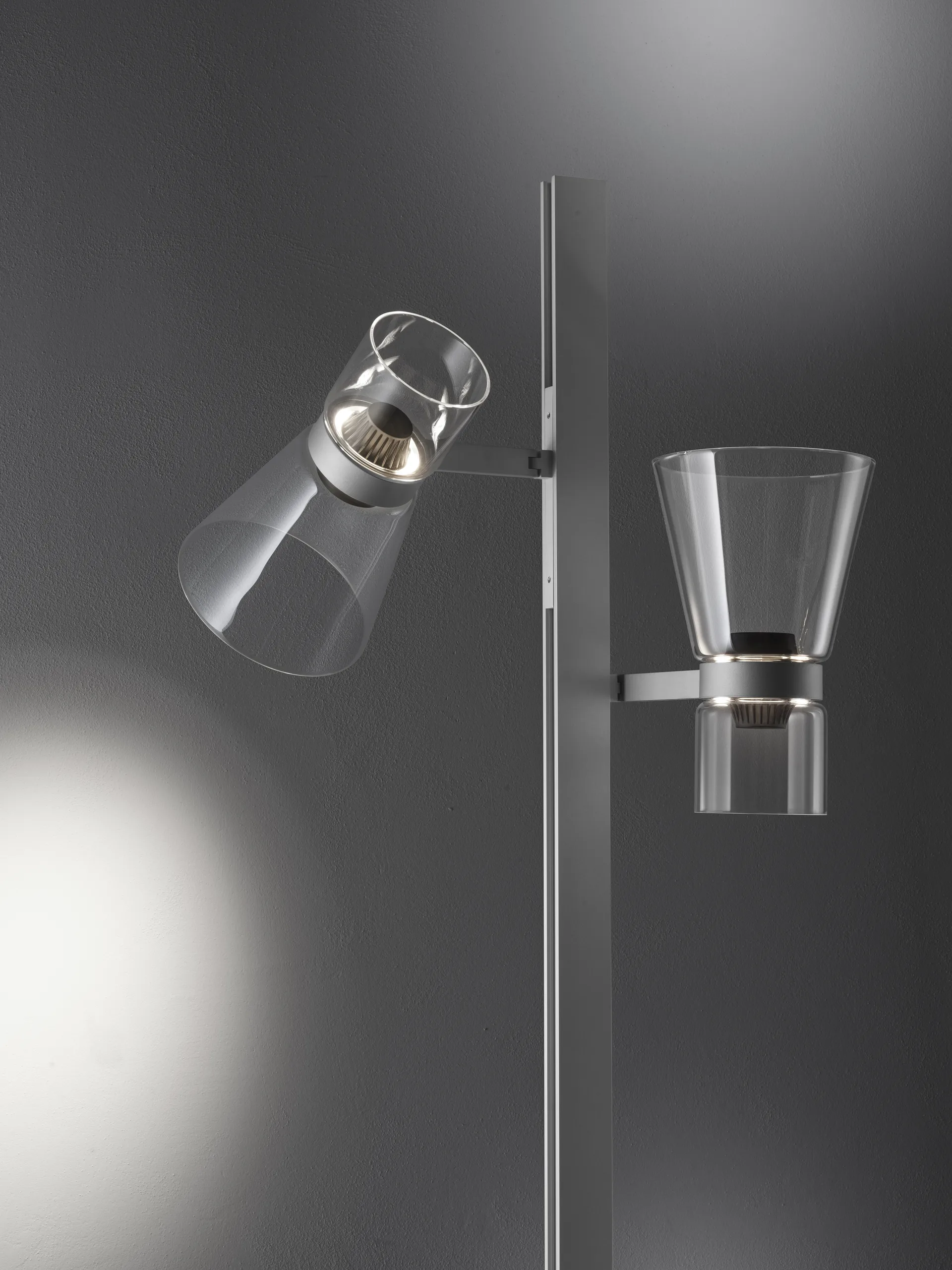 Lampadaire Nocturne F2 Cone - argent,  Flos