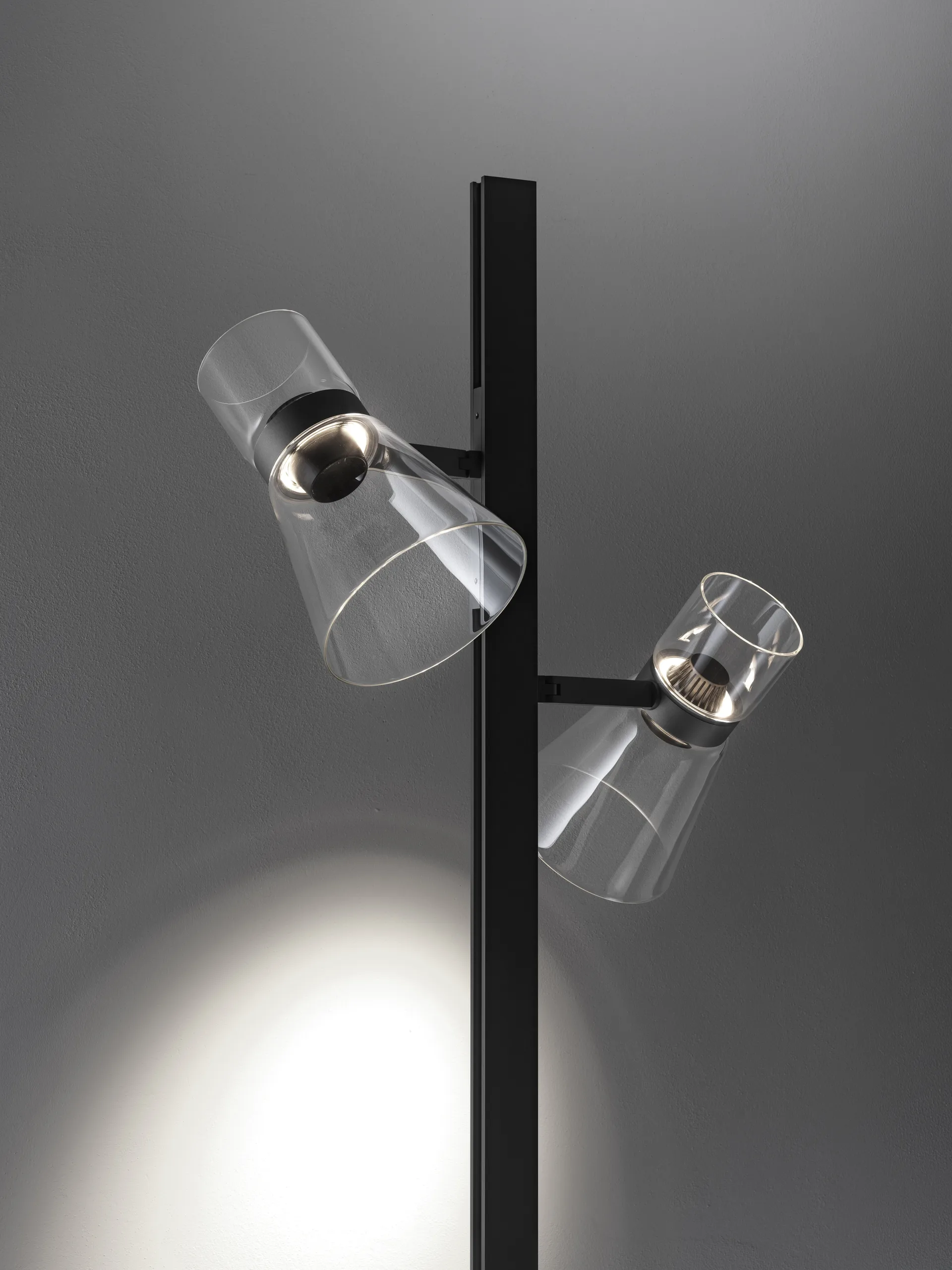 Lampadaire Nocturne F2 Cone - noir,  Flos