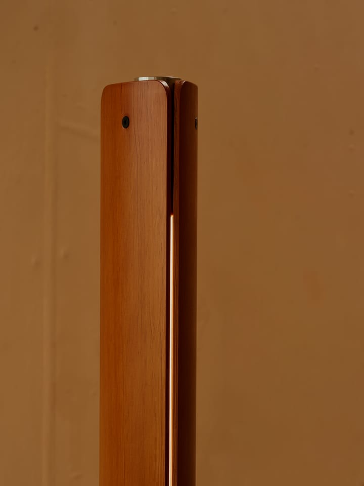 Lampadaire Seki-han 226 cm, Heat treatened ash-black metal Flos