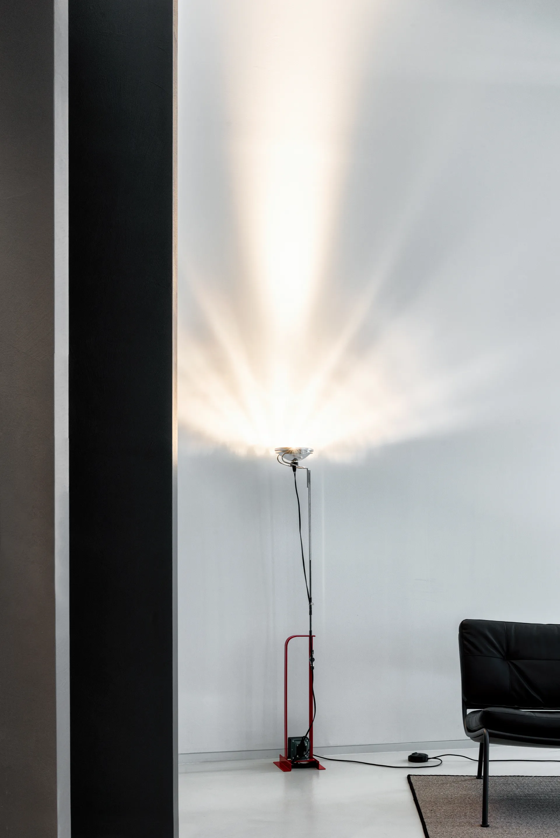 Lampadaire Toio Led - rouge (GB),  Flos