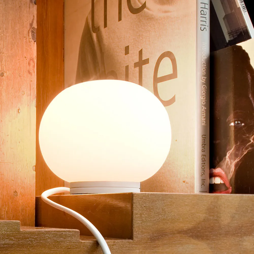 Lampe de table Glo-Ball Mini T, Verre opale blanc Flos