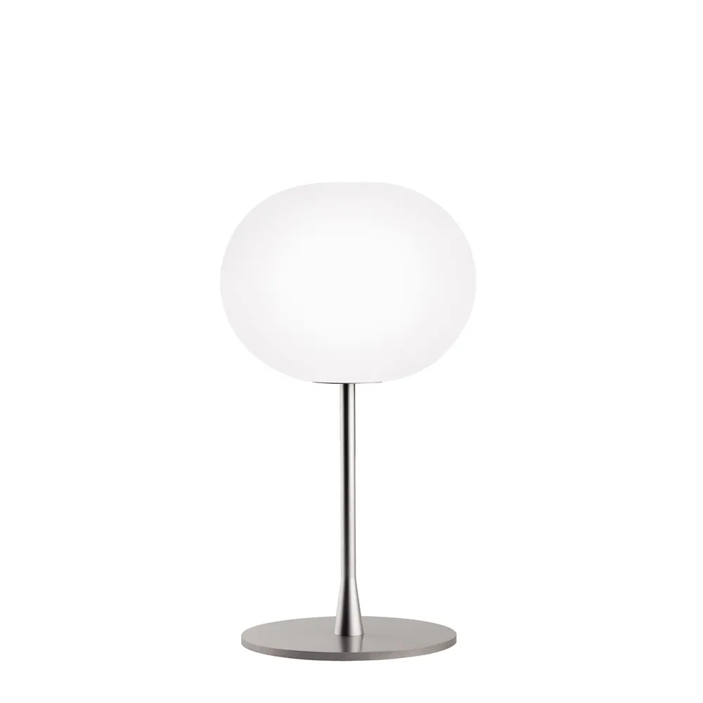 Lampe de table Glo-ball T1, Verre opalin blanc - pied mat argenté Flos