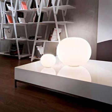 Lampe de table Glo-ball T1 - Verre opalin blanc - pied mat argenté - Flos