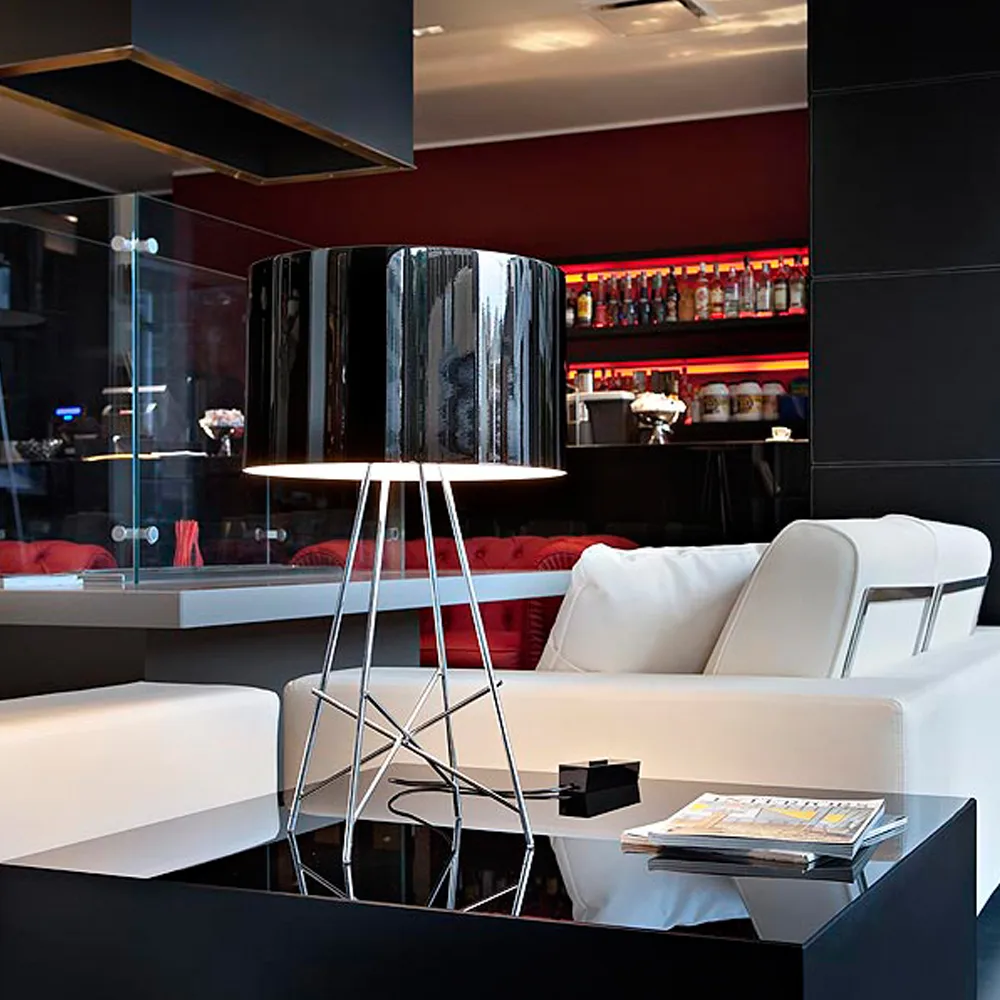 Lampe de table Ray T, Noir-chrome Flos