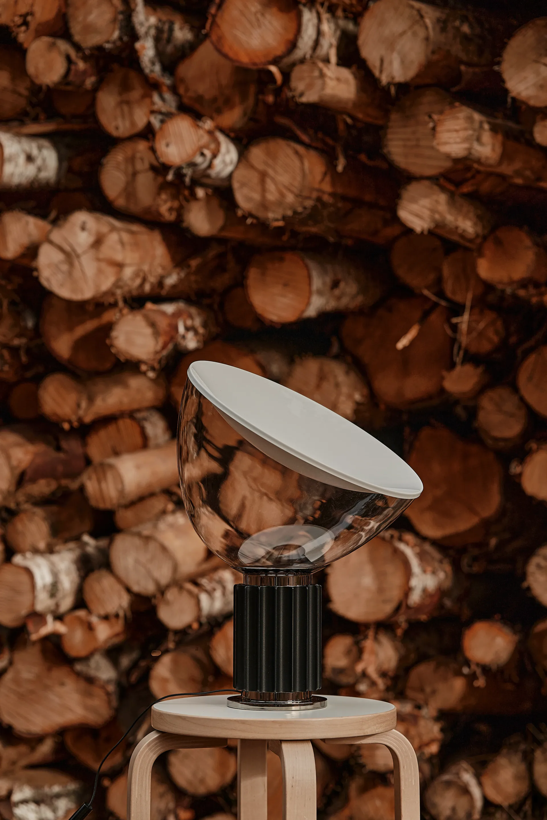 Lampe de table Taccia Small LED 48,5 cm, Noir-coupole en verre Flos