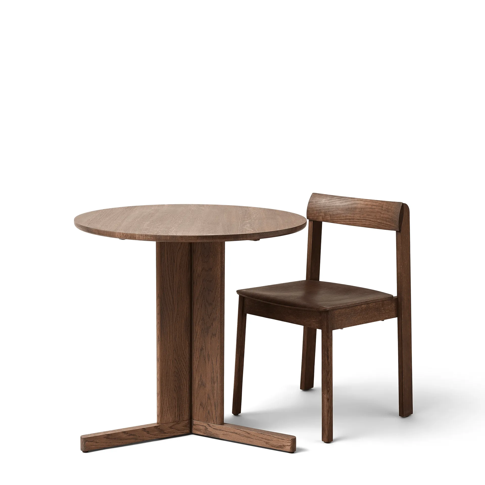 Table à manger Trefoil Ø75 cm, Chêne fumé Form & Refine