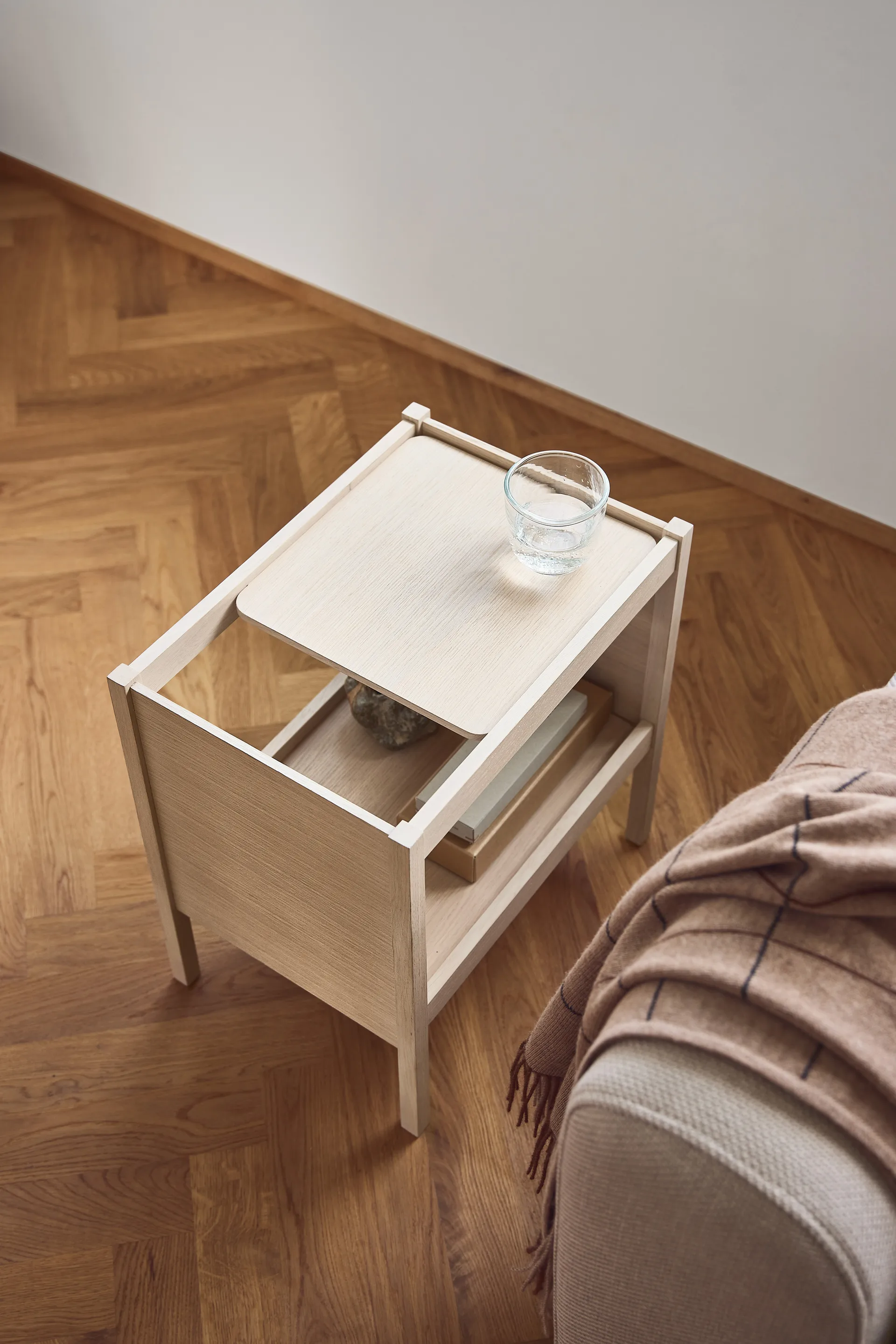 Table d'appoint Journal 29x43 cm, Chêne blanc Form & Refine