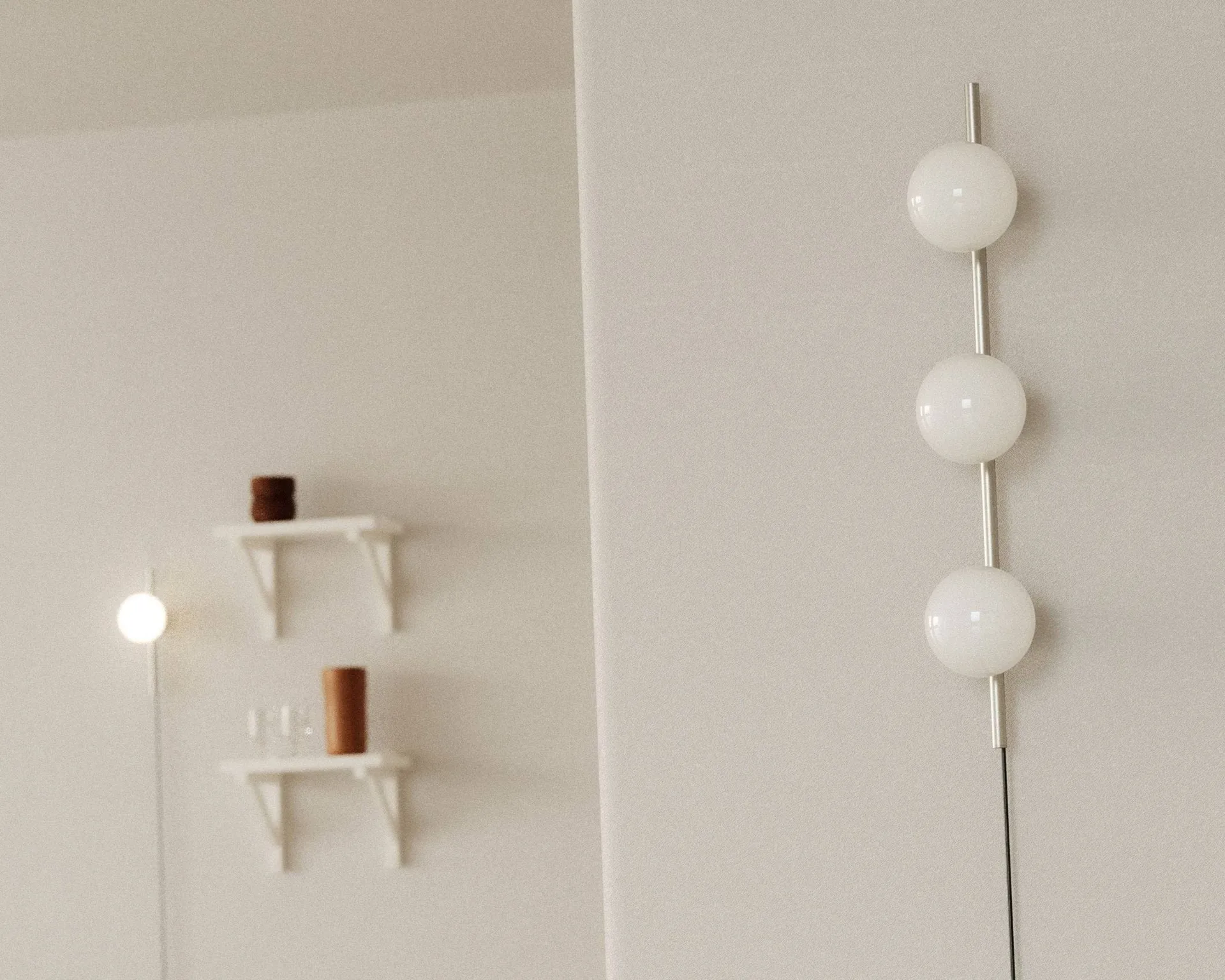 Applique murale Ovoid Single, Acier inoxydable-verre opalin FRAMA