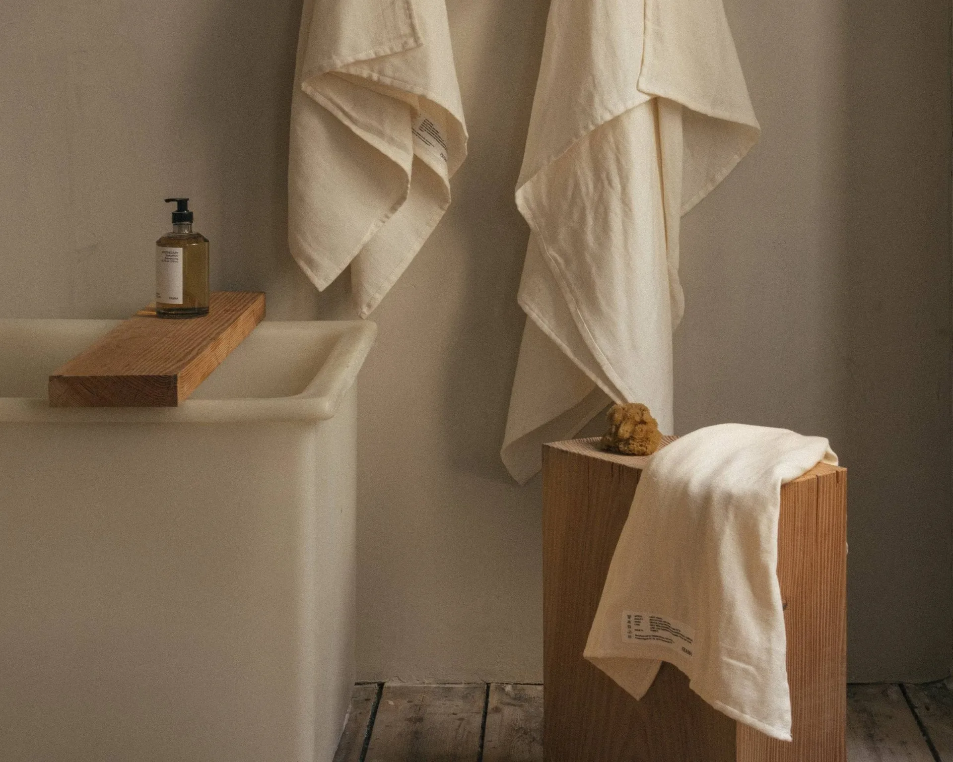 Drap de bain Light Towel 150x100 cm, Bone white (blanc) FRAMA