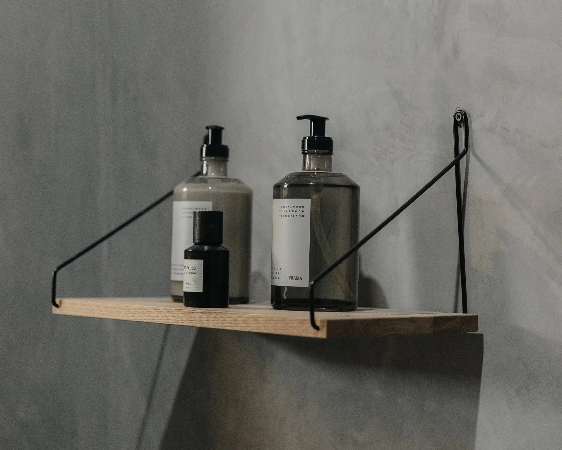 Étagère murale Single Shelf, Chêne-noir, 80x20 cm FRAMA