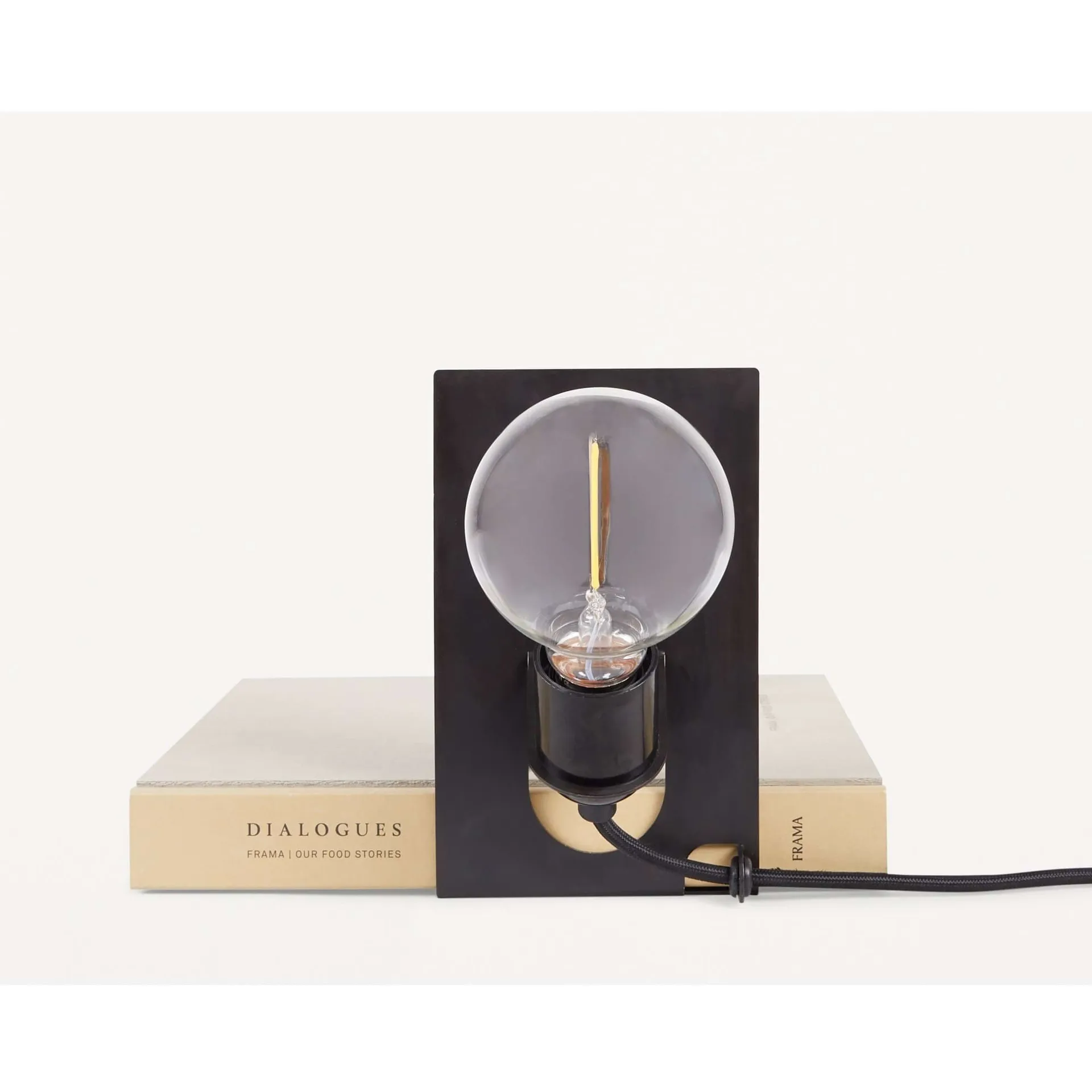Lampe de table Library Lamp, Noir FRAMA