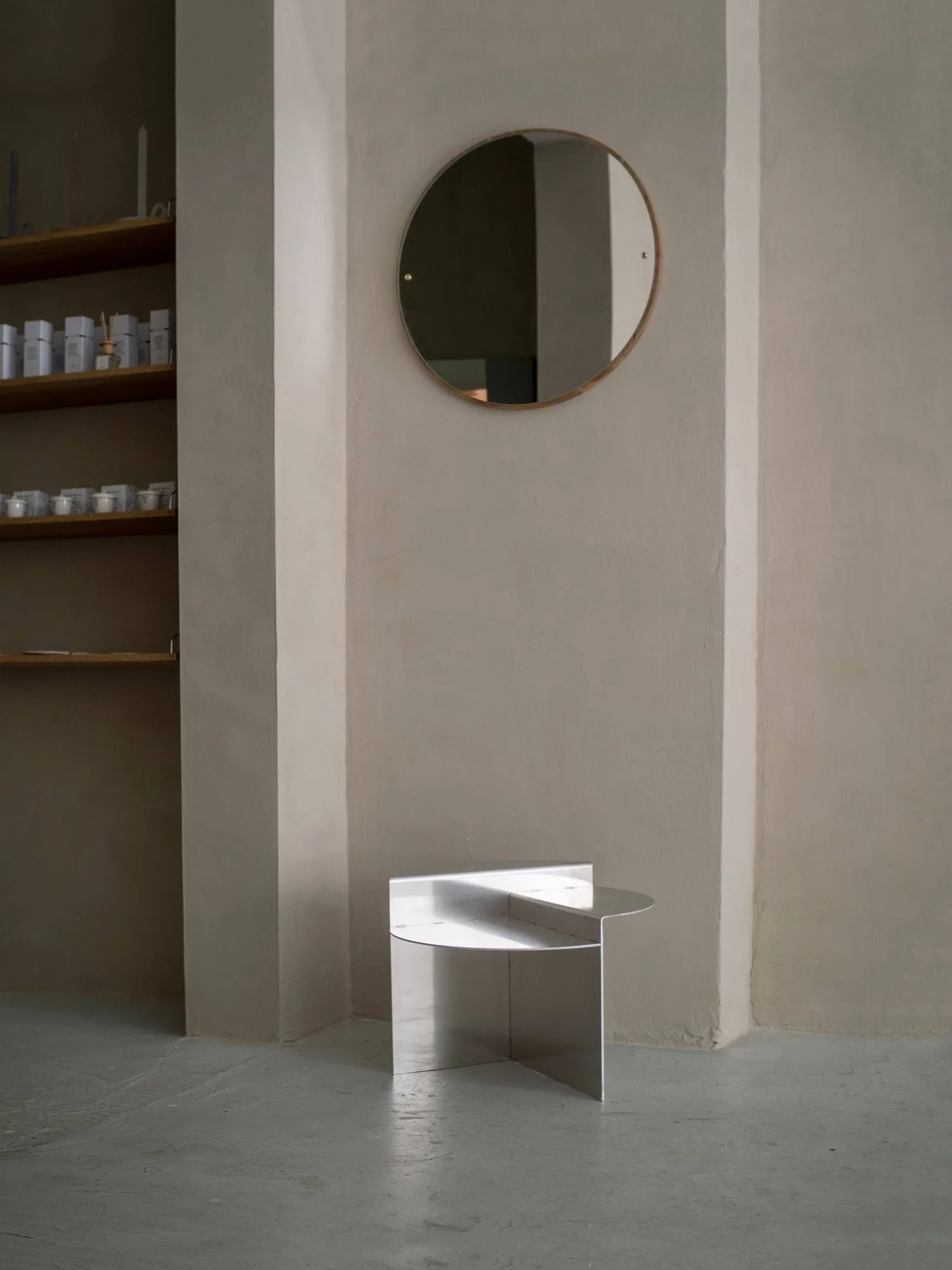 Table d'appoint Rivet, Aluminium, Ø51,3x40 cm FRAMA
