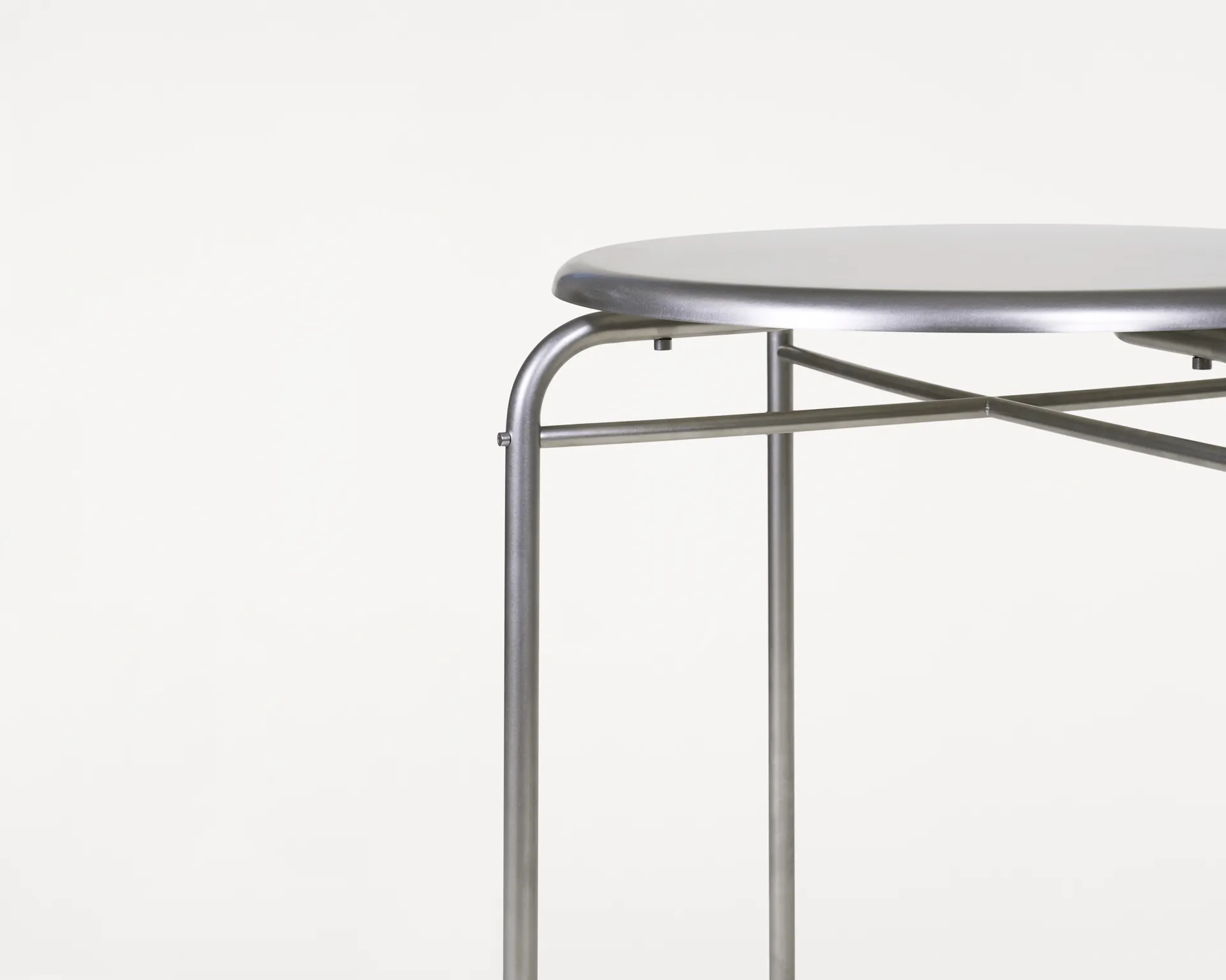 Table Petit Rond, Acier inoxydable, Ø65x73 cm FRAMA