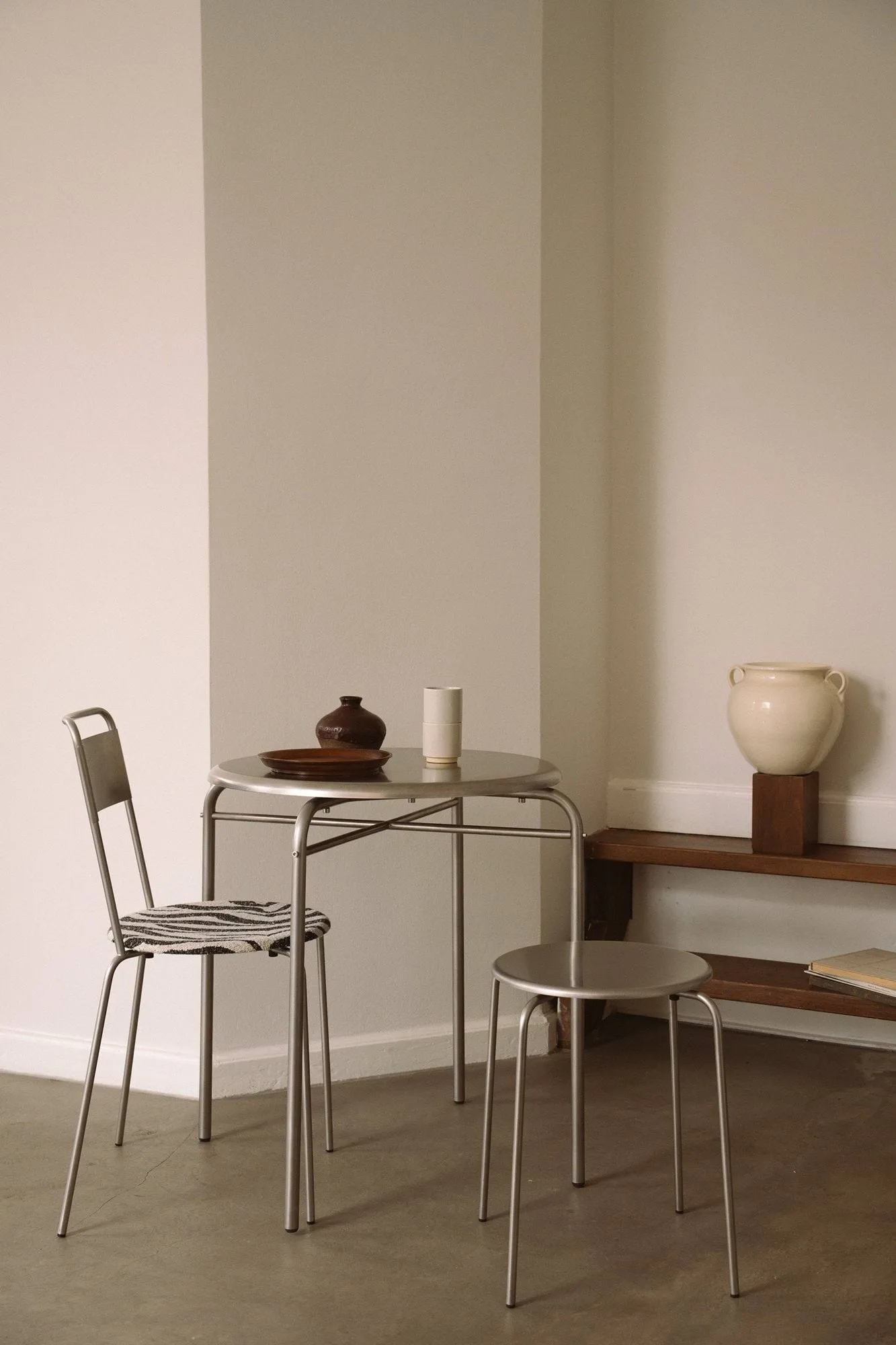 Table Petit Rond, Acier inoxydable, Ø65x73 cm FRAMA