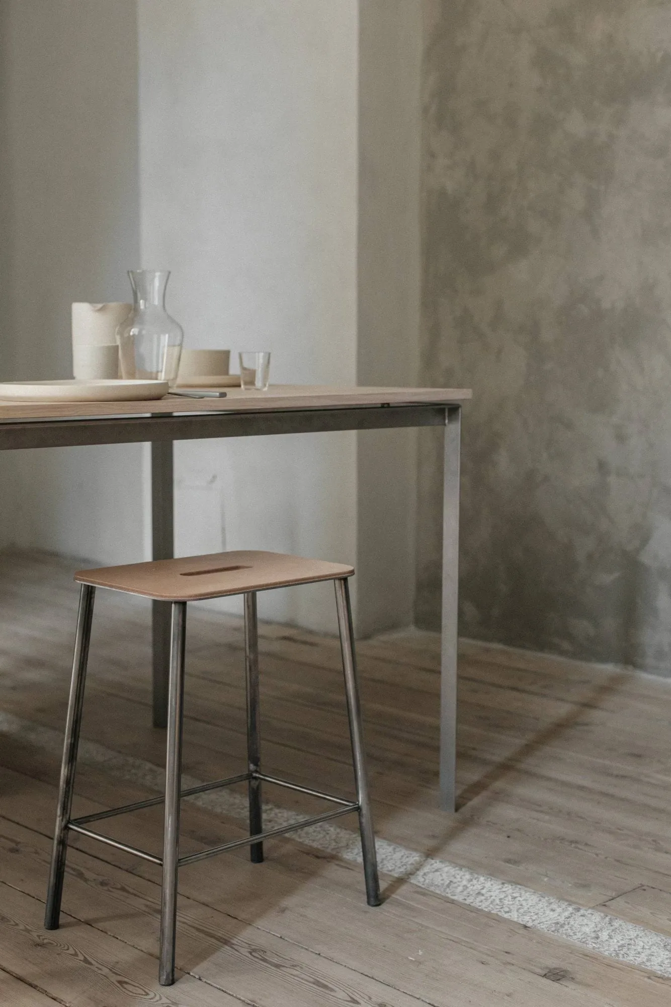 Tabouret Adam, Raw steel-natural leather, H:50 cm FRAMA