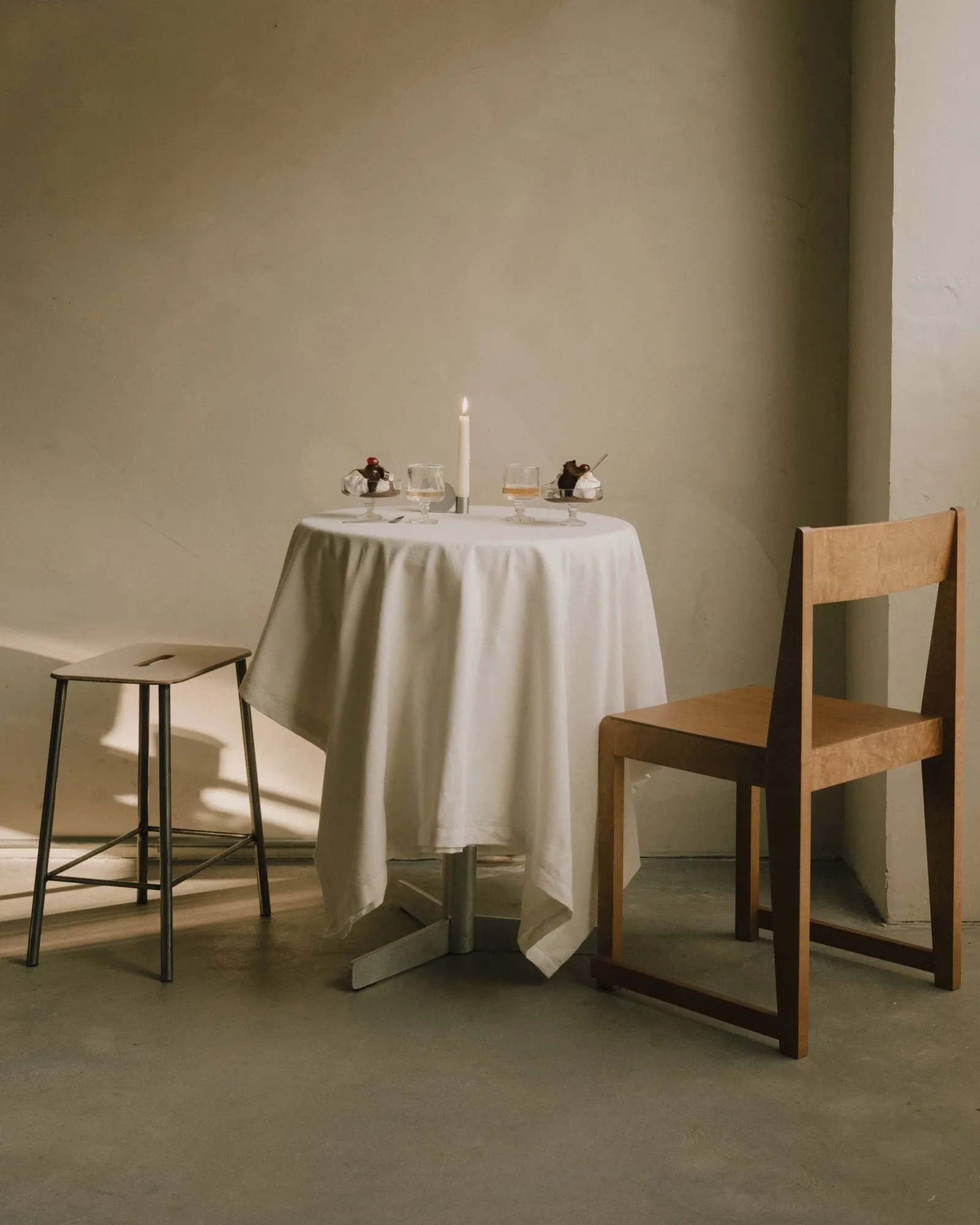 Tabouret Adam, Raw steel-natural leather, H:65 cm FRAMA