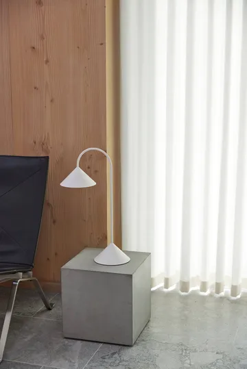 Lampe de table portable Grasp - Matt White, 47 cm - Frandsen
