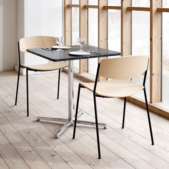 Chaise Lynderup 3080, Noyer verni-pieds acier noir Fredericia Furniture