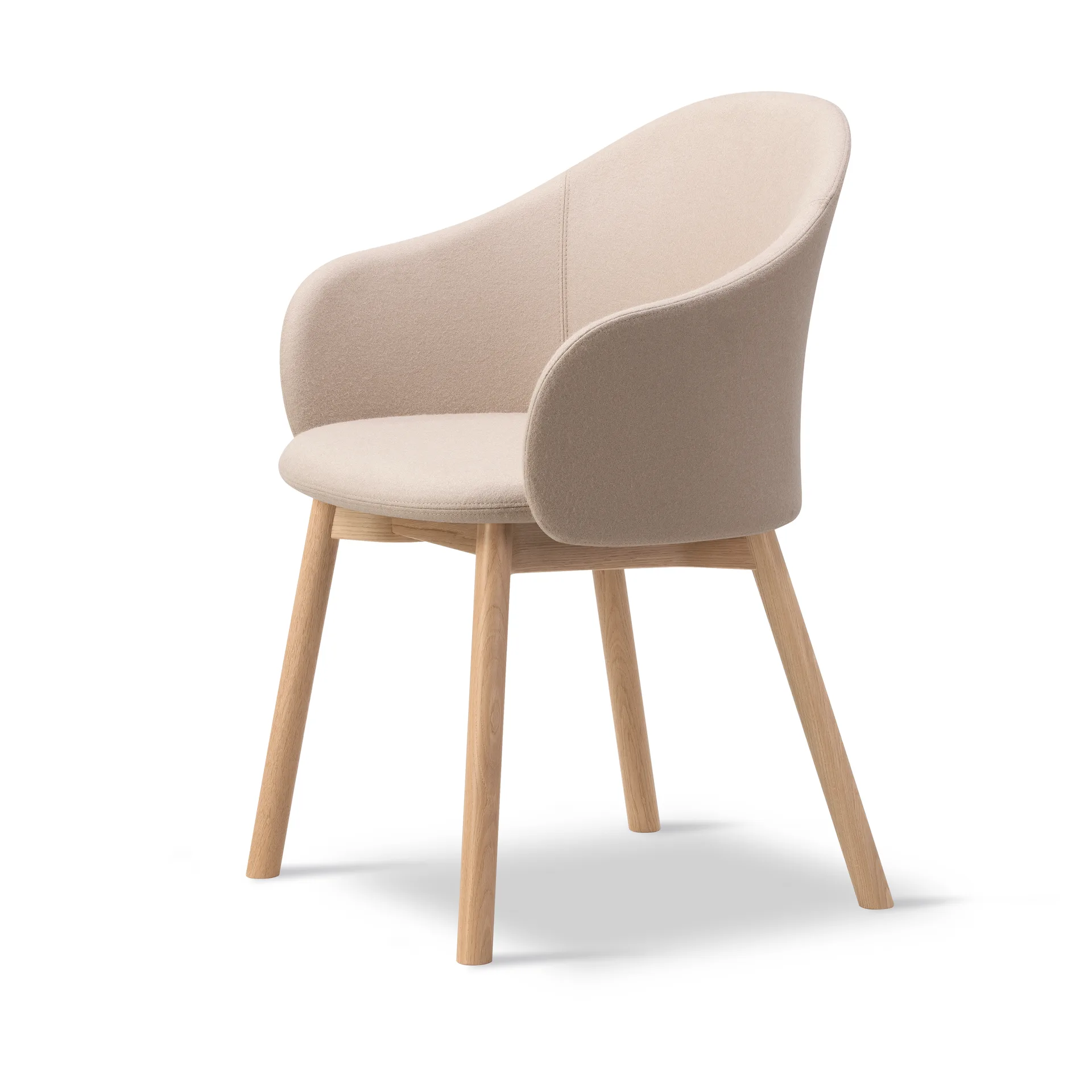 Fauteuil Gomo Armchair à piètement en bois, Blazer CUZ47 Fairfield-chêne laqué Fredericia Furniture