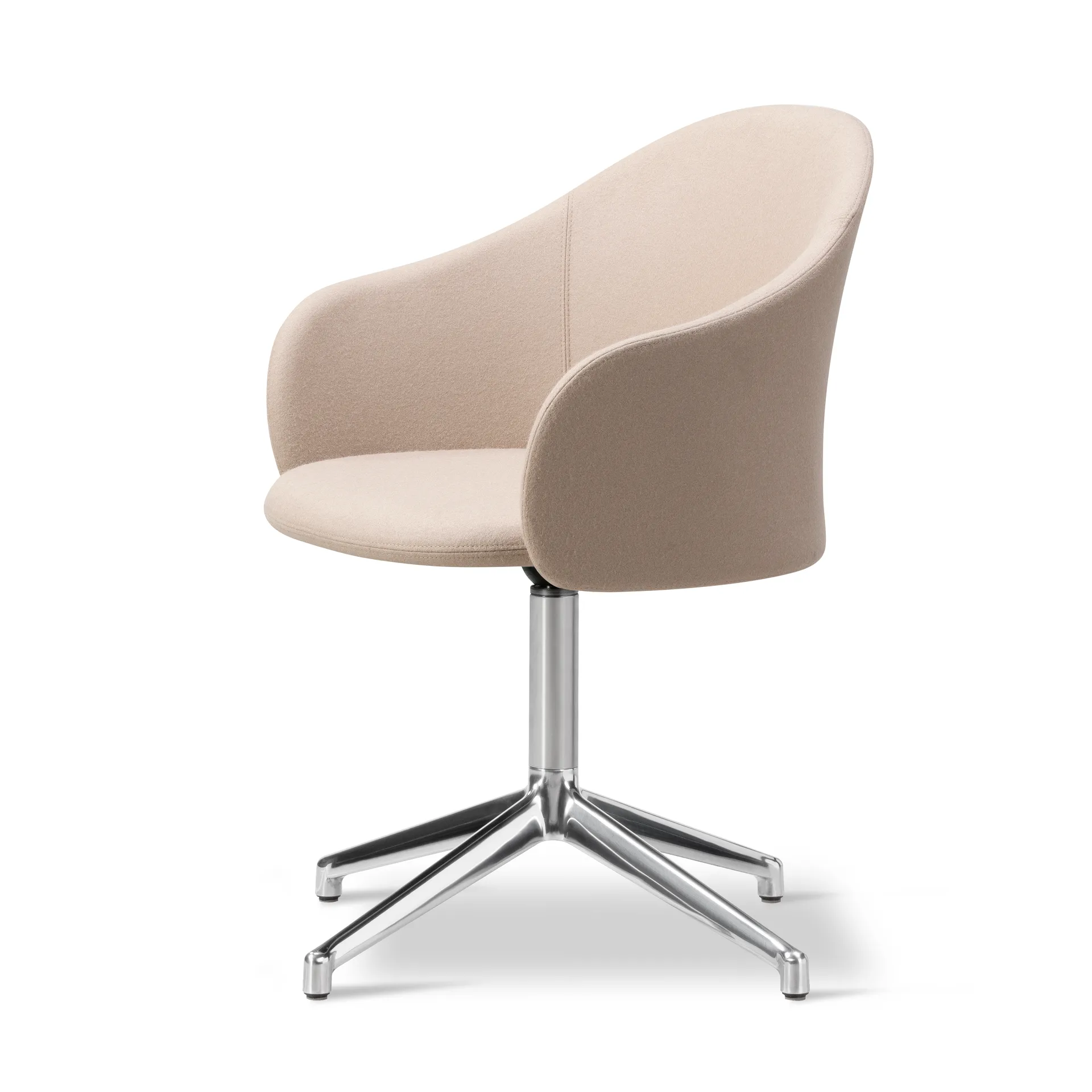 Fauteuil Gomo Armchair pivotant à 4 branches, Blazer CUZ47 Fairfield-aluminium poli Fredericia Furniture