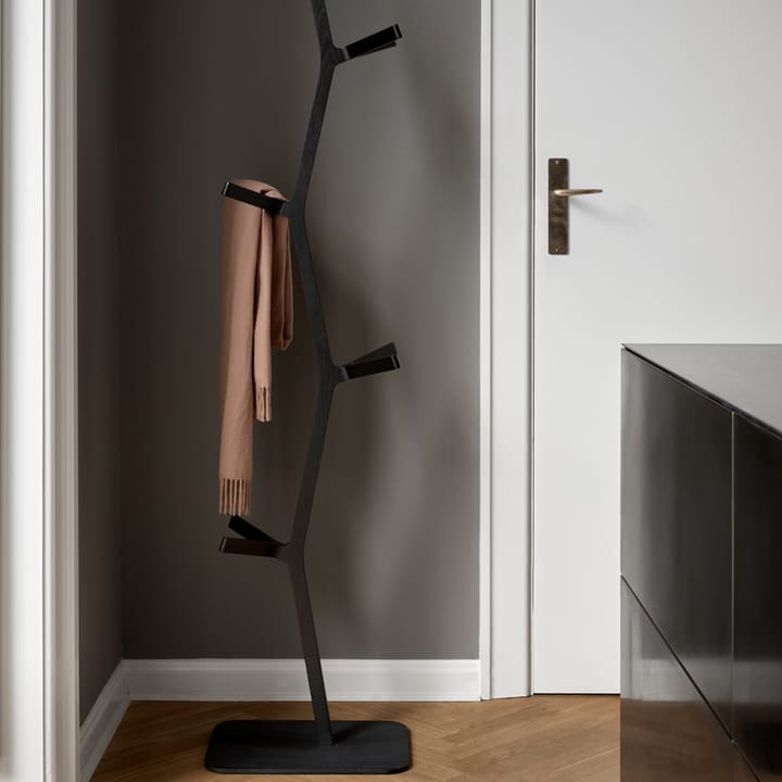 Portemanteau Nara, Frêne teinté noir-acier noirci Fredericia Furniture