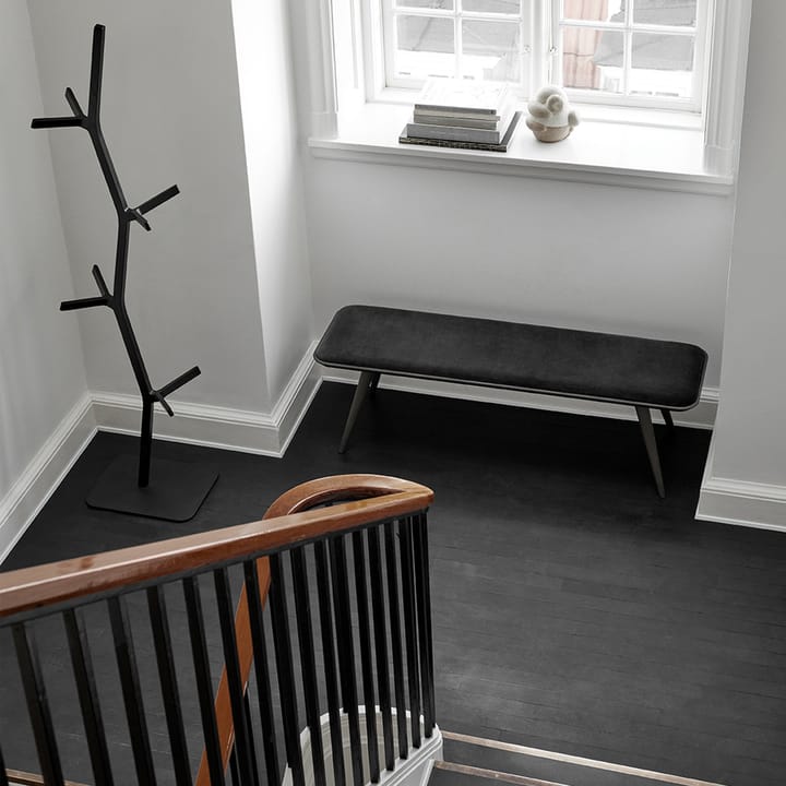 Portemanteau Nara, Frêne teinté noir-acier noirci Fredericia Furniture
