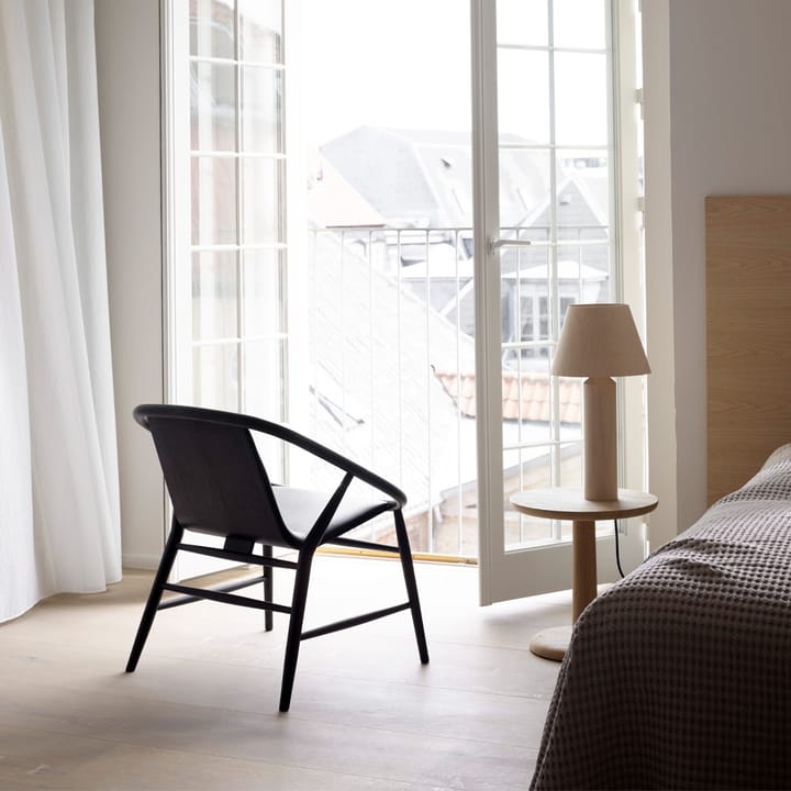 Table d’appoint Pon, Chêne noirci, Ø35 cm Fredericia Furniture
