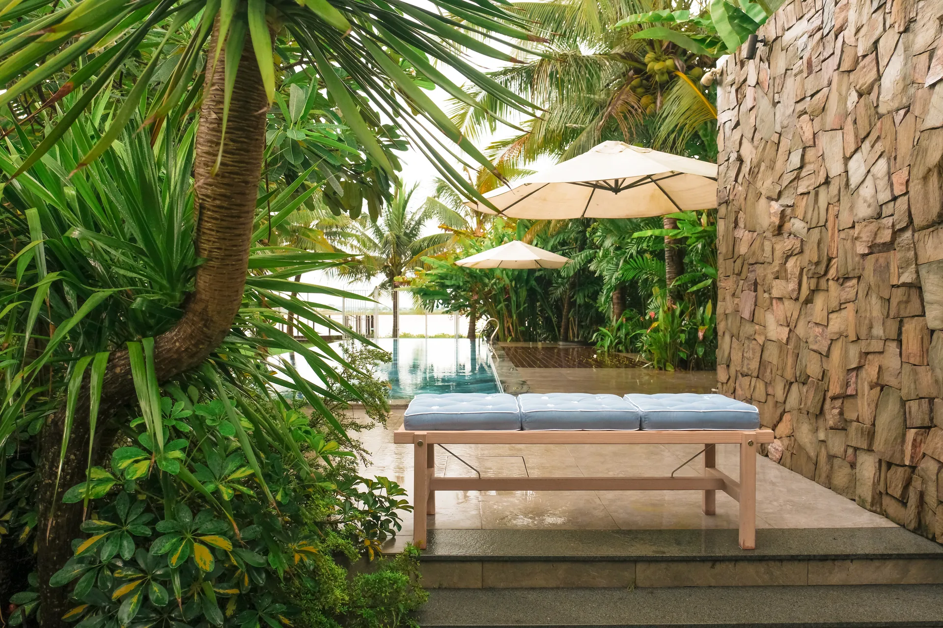 Banc 45, Redwood, 135 cm Fri Form