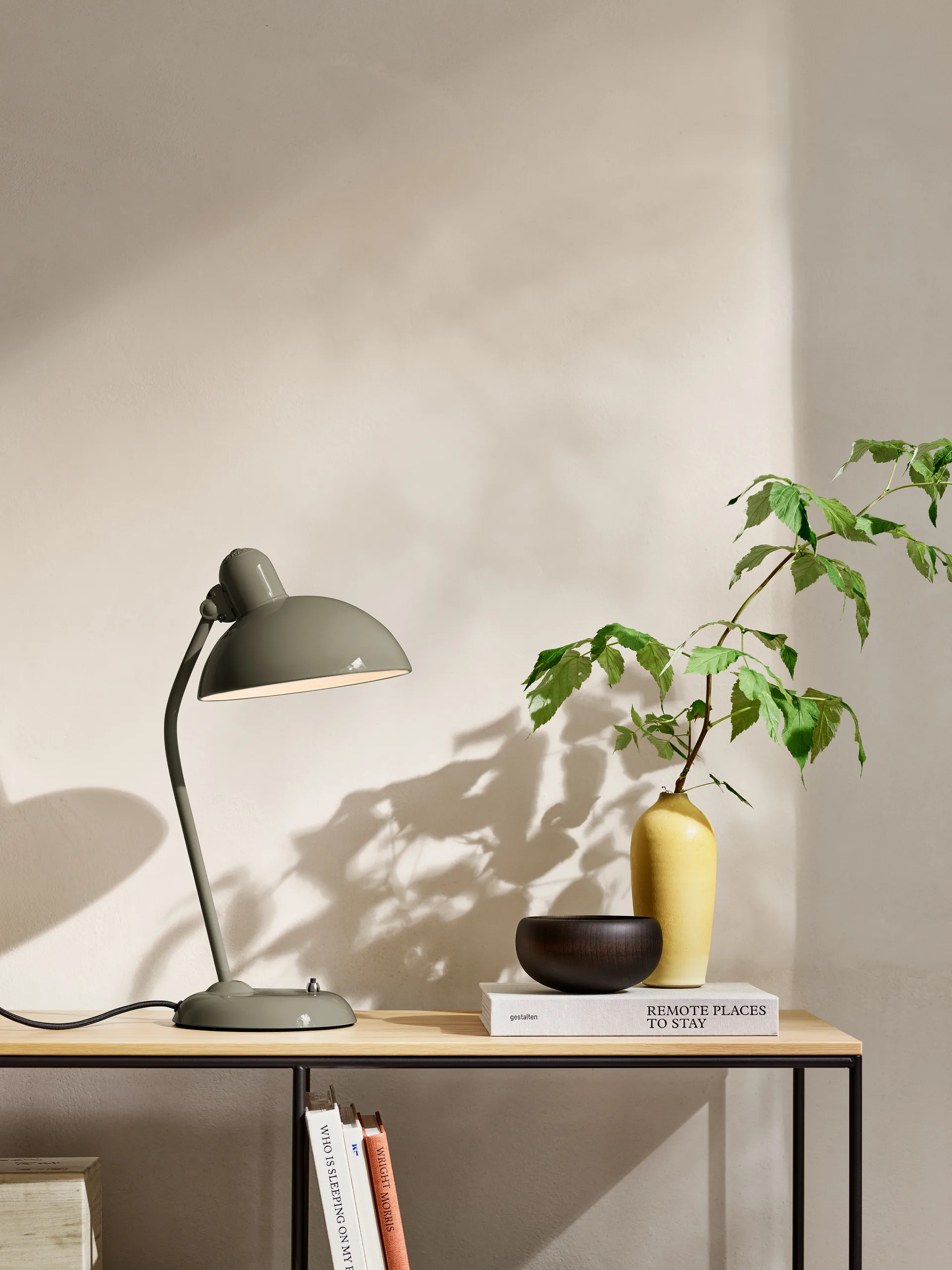 Lampe de table Kaiser Idell 6556-T, Olive green Fritz Hansen