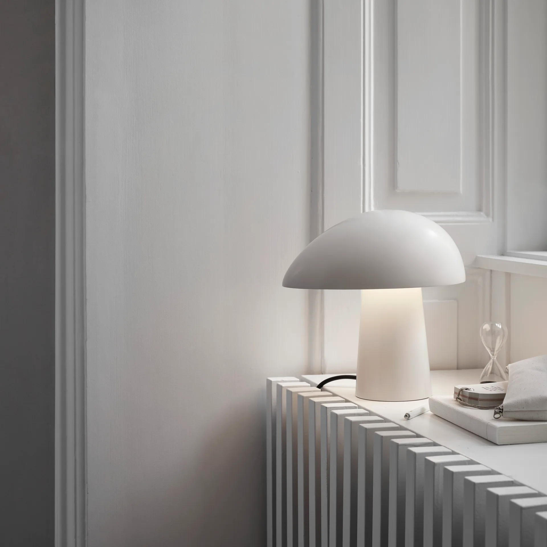 Lampe de table Night Owl, Blanc fumé Fritz Hansen