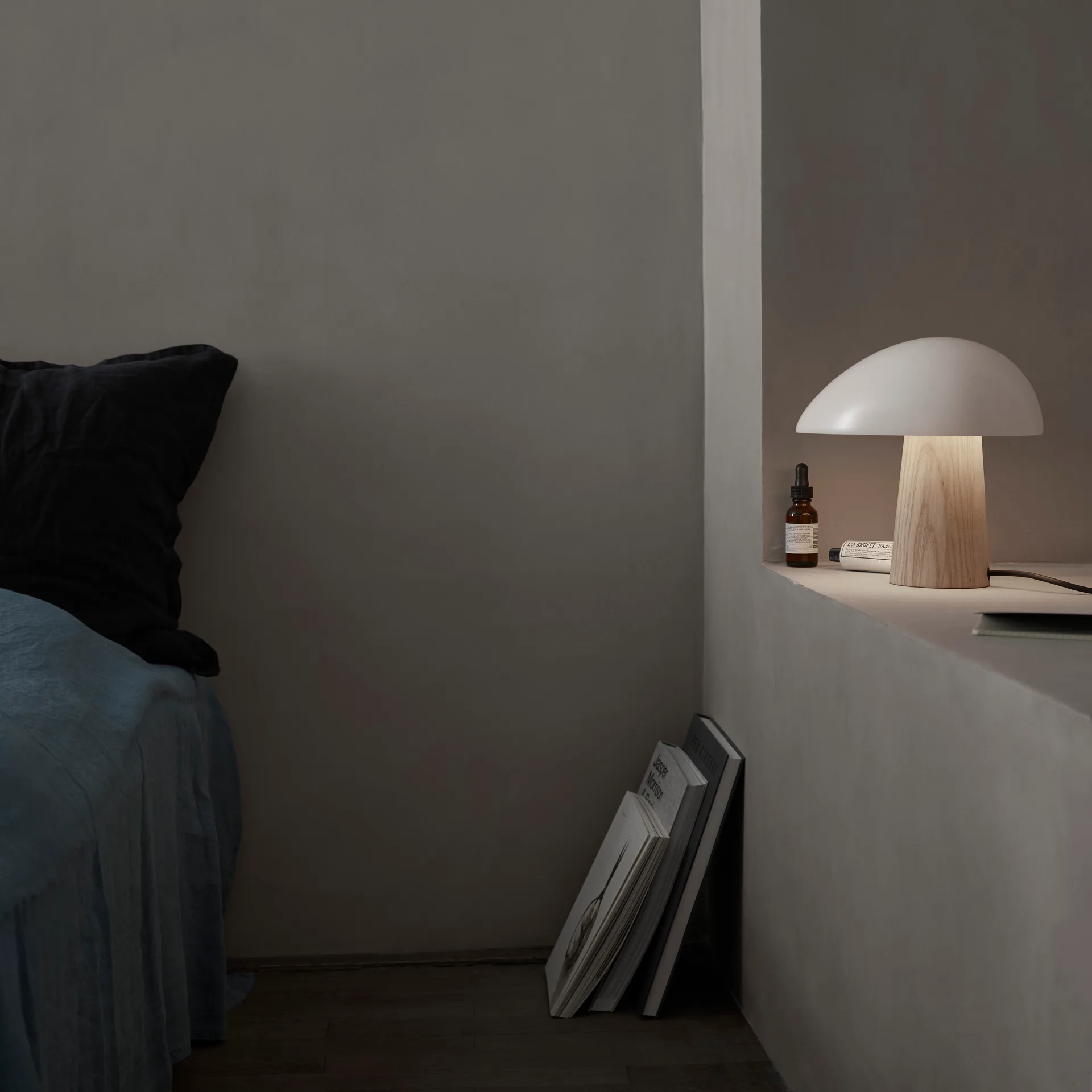 Lampe de table Night Owl, Blanc fumé Fritz Hansen