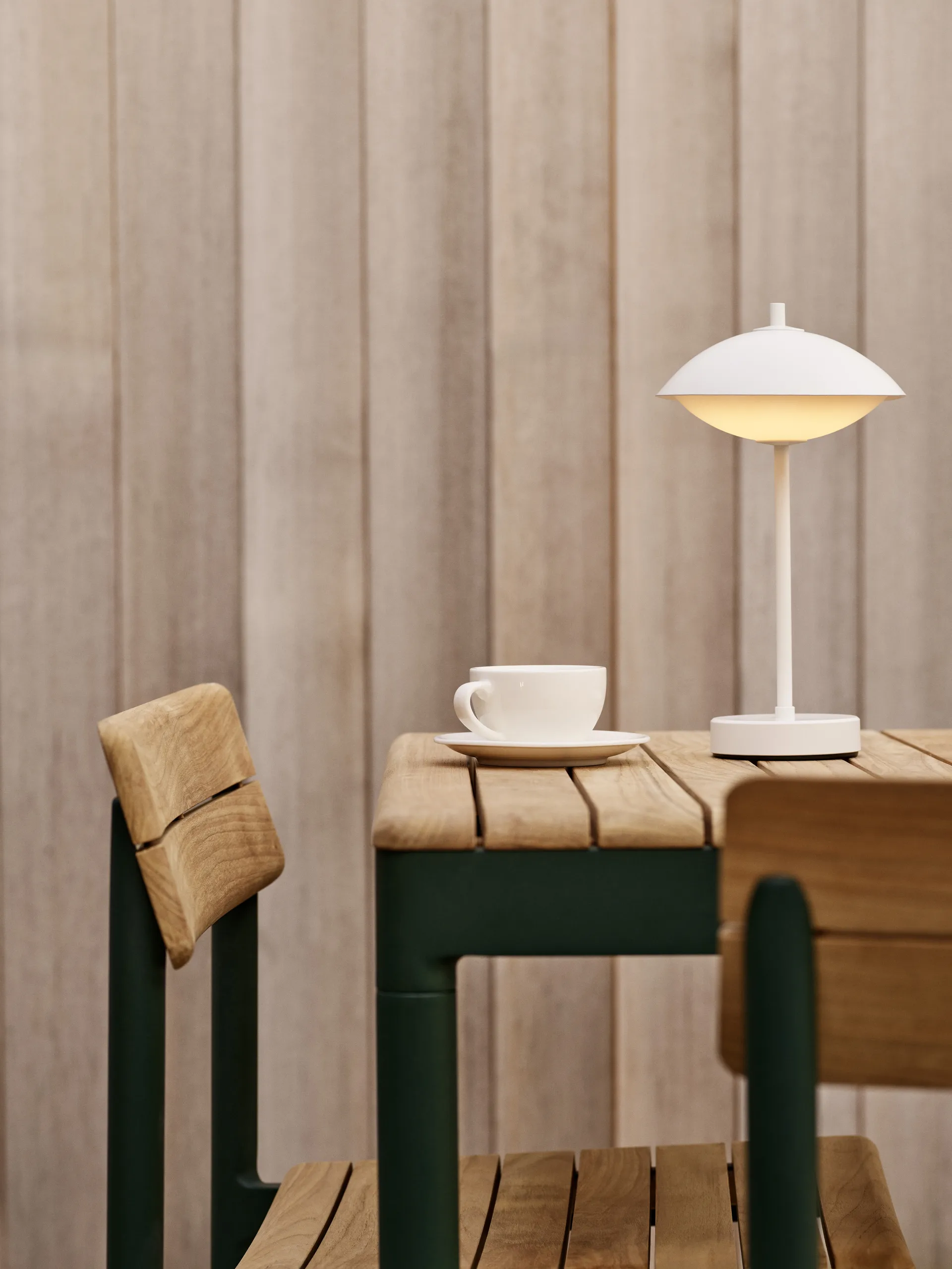Lampe de table portable Clam 31 cm, White Fritz Hansen