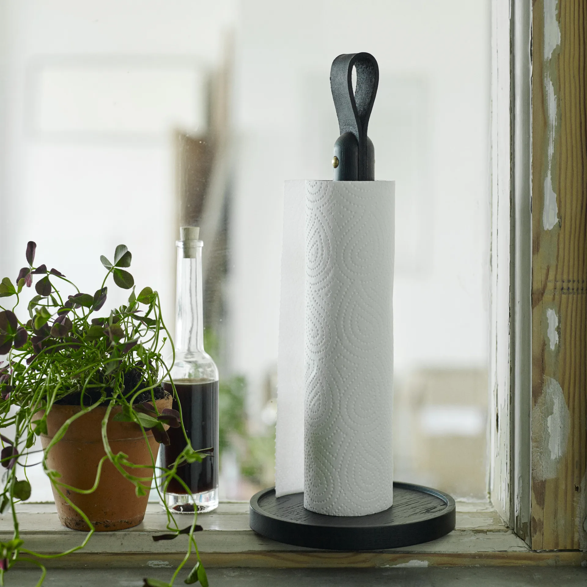 Porte Essuie-tout Norr, noir-chêne teinté Fritz Hansen