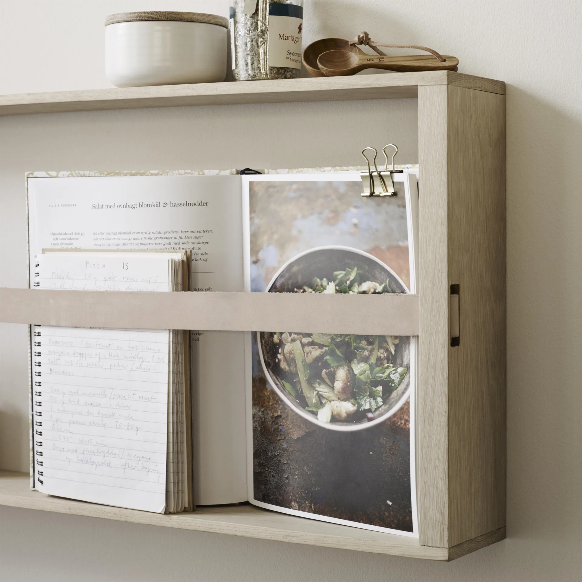 Porte-revues Norr, chêne Fritz Hansen