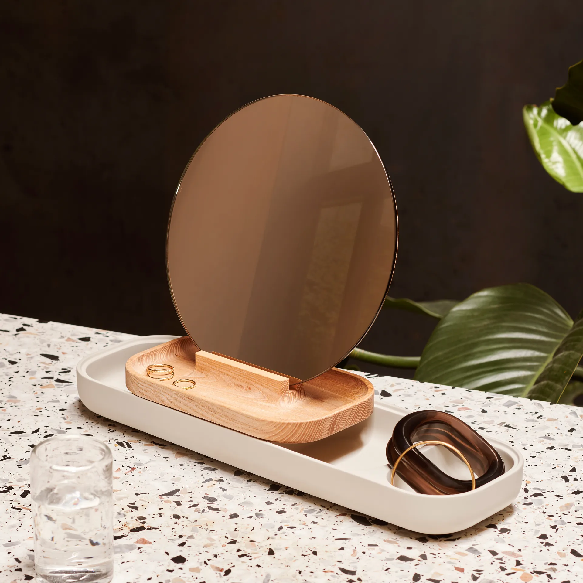 Rangement avec miroir Slide, Frêne-béton Fritz Hansen