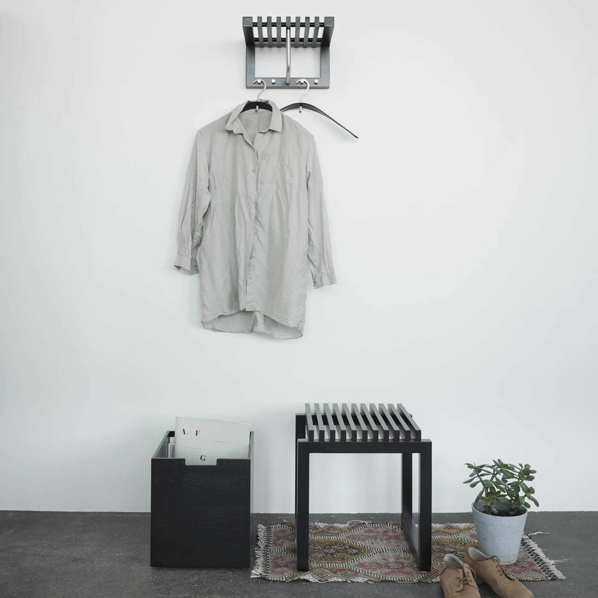 Tabouret Cutter, chêne laqué noir Fritz Hansen