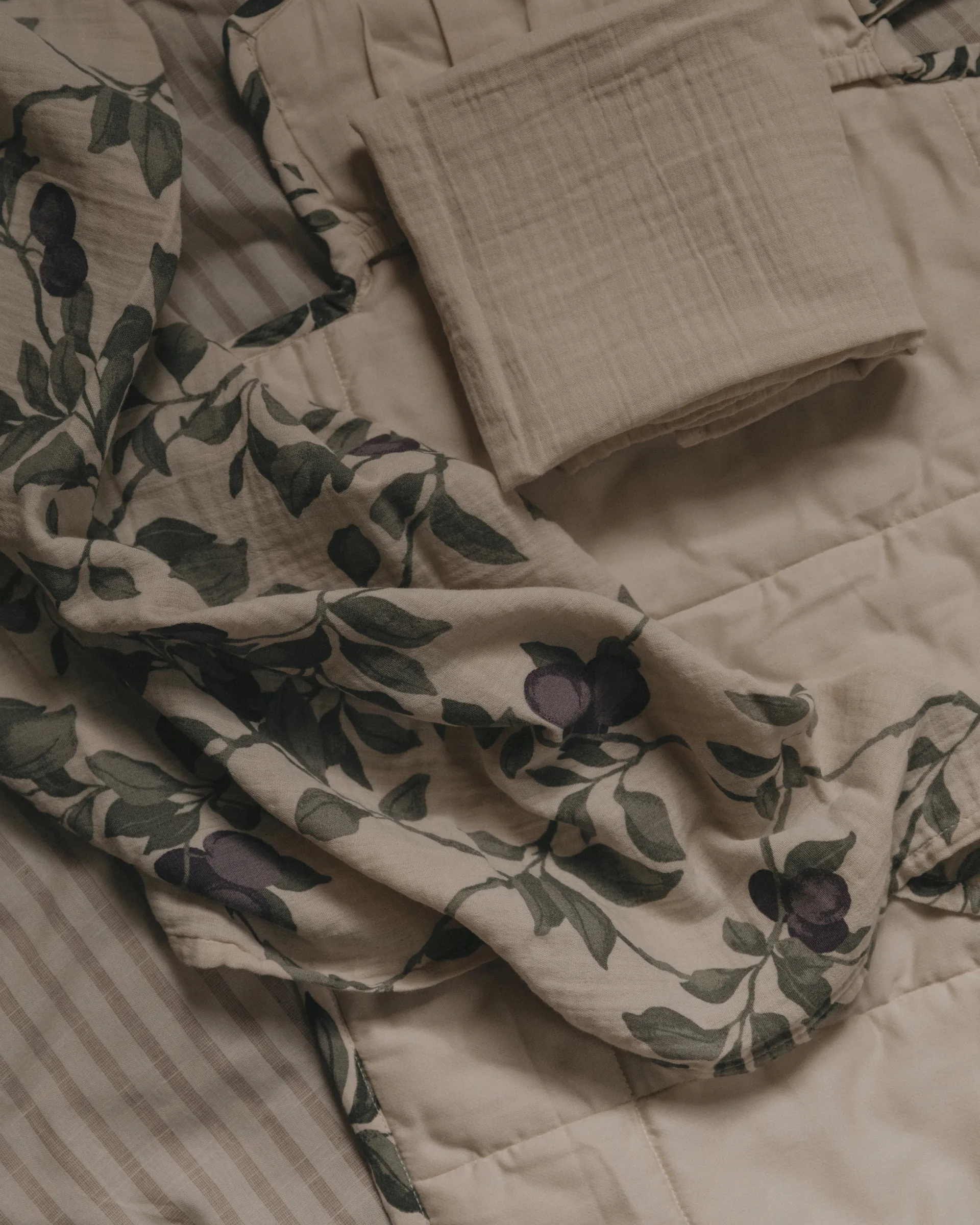 Couverture enveloppante Plum Muslin, 110x110 cm Garbo&Friends