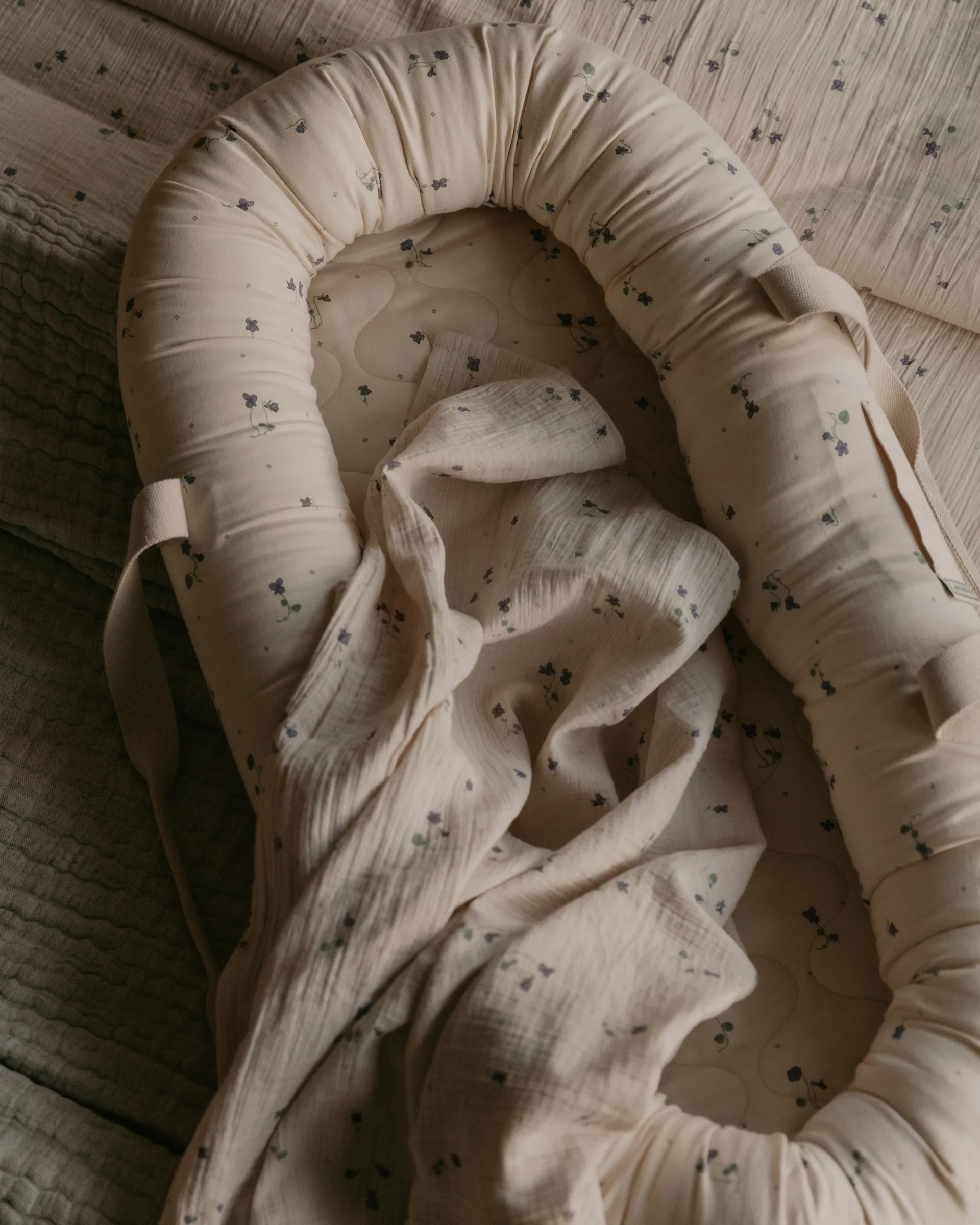 Nid d'ange Viola Satin, 43x87x16 cm Garbo&Friends