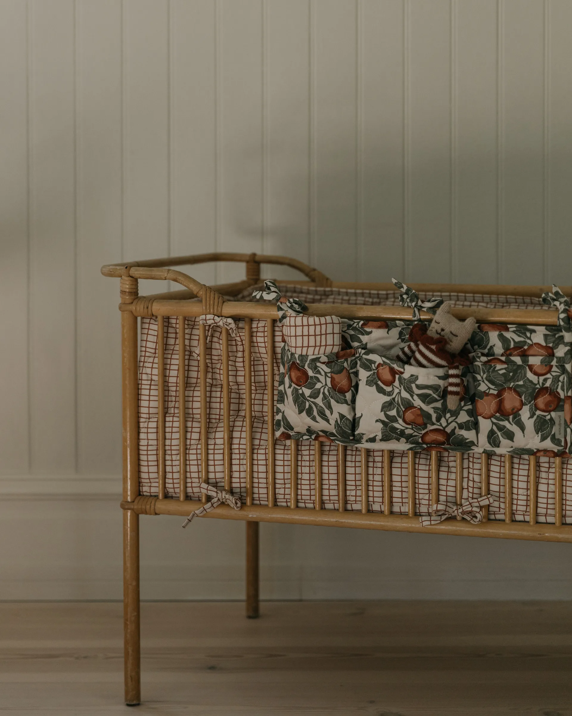 Poche de lit Pomme Satin Quilted, 43x18 cm Garbo&Friends