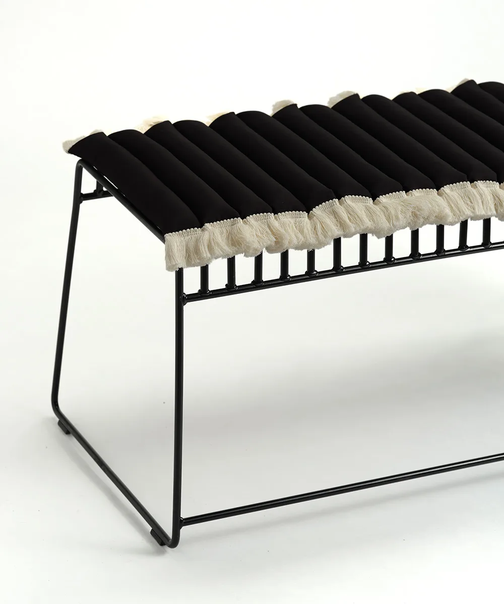 Coussin de siège Garden Glory à franges, Noir, frange offwhite, 38x120 cm Garden Glory