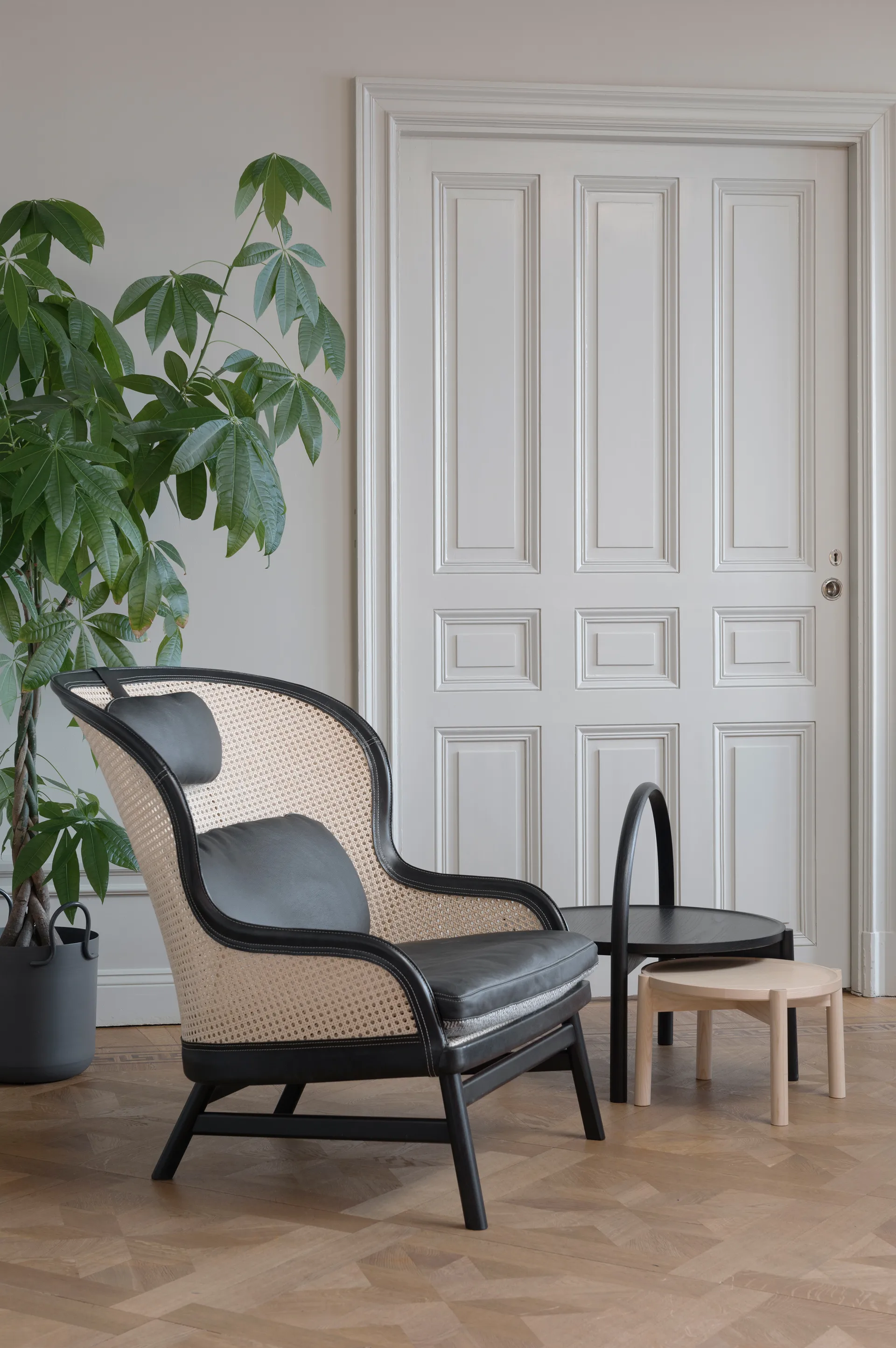 Fauteuil Dandy, Hêtre-sv paris-tärnsjö cuir noir Gärsnäs