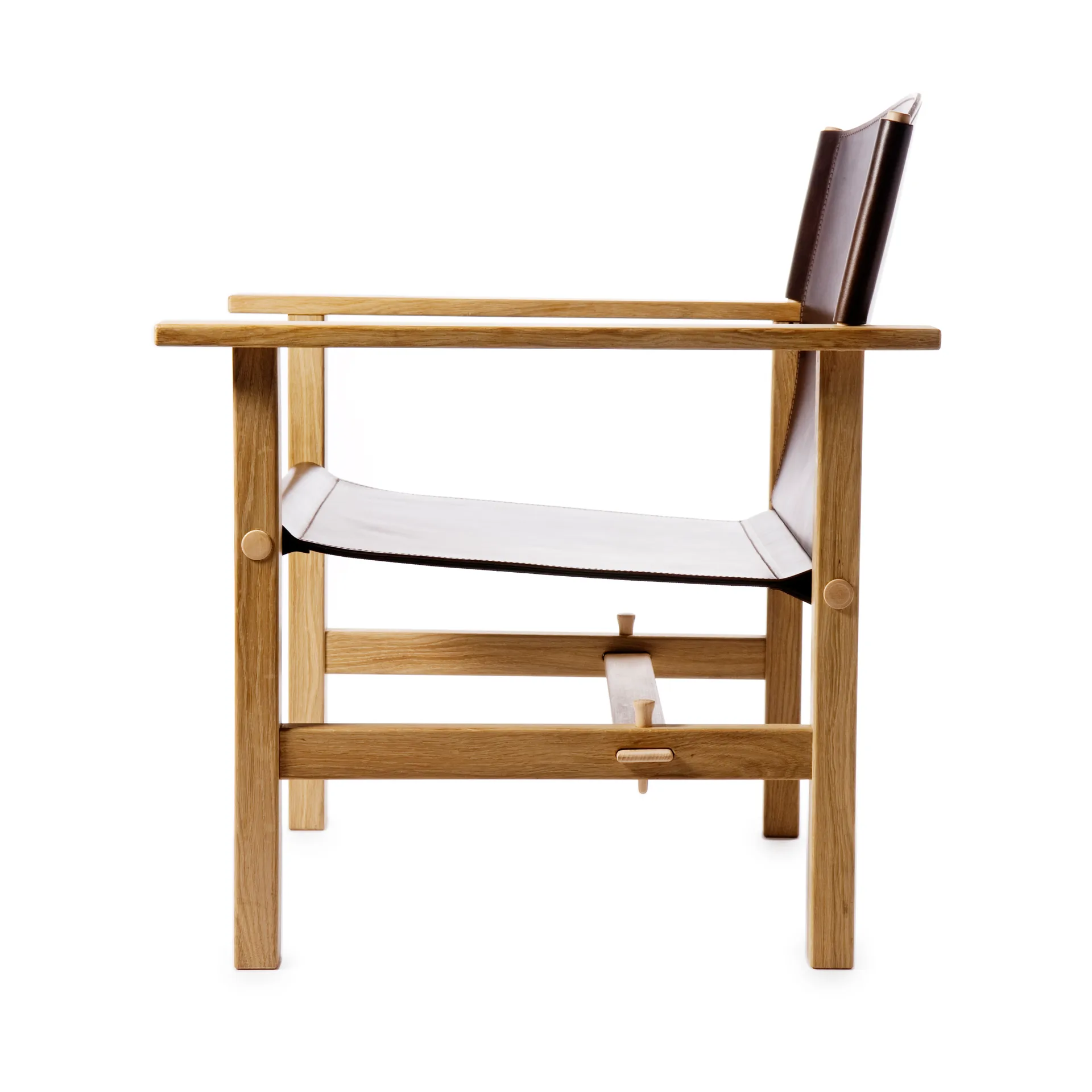 Fauteuil Ferdinand, Chêne non traité - cuir Tärnsjö marron foncé Gärsnäs