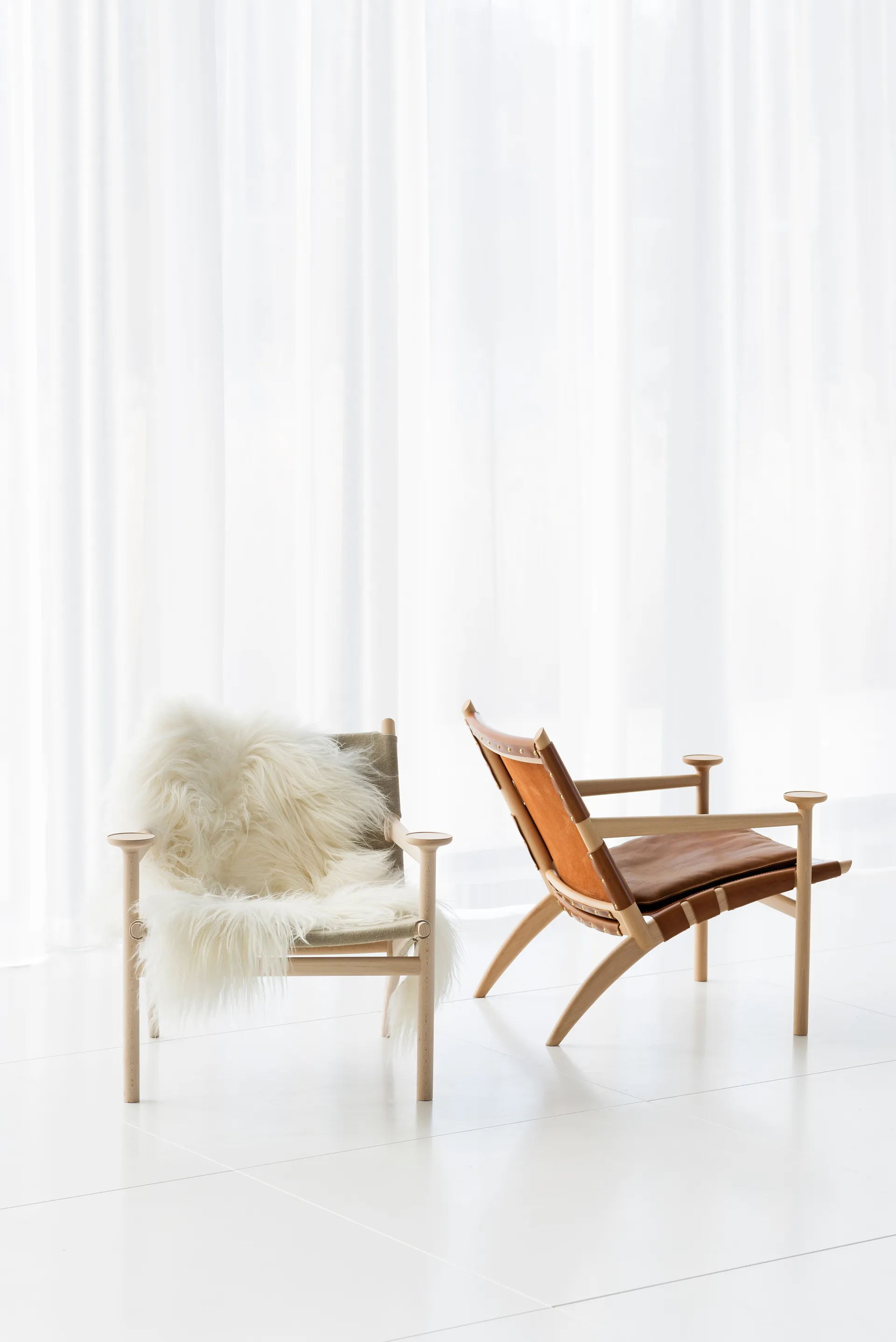 Fauteuil Hedwig, Hêtre-blanc-cuir Tärnsjö cognac Gärsnäs