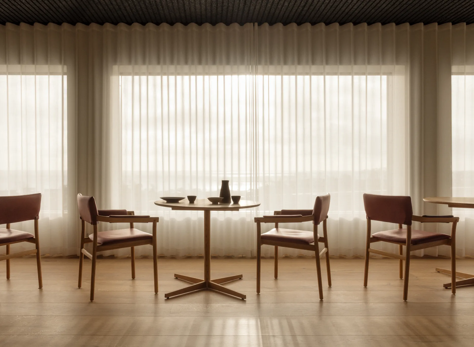 Fauteuil Vyn avec dossier rembourré, Monocoat natural-Elmosoft 43283 Gärsnäs