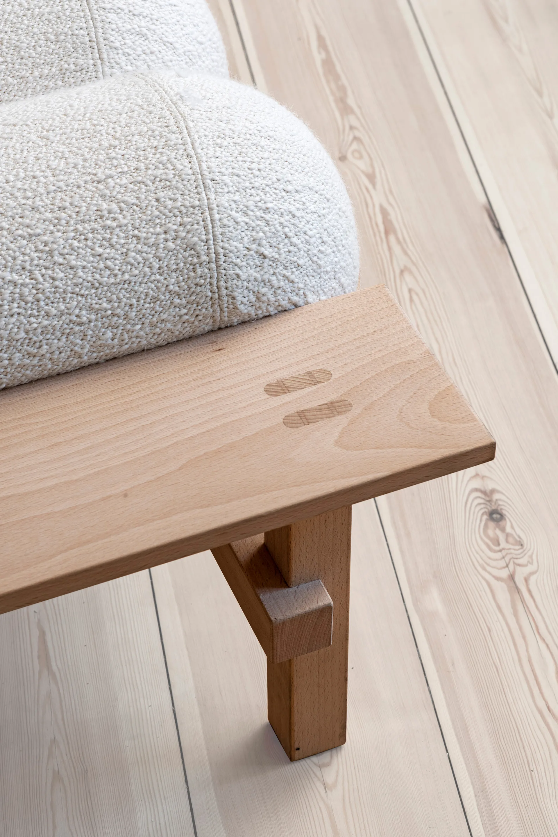 Lit de repos Dag, Hêtre-Barnum bouclé 01 Off white Gärsnäs