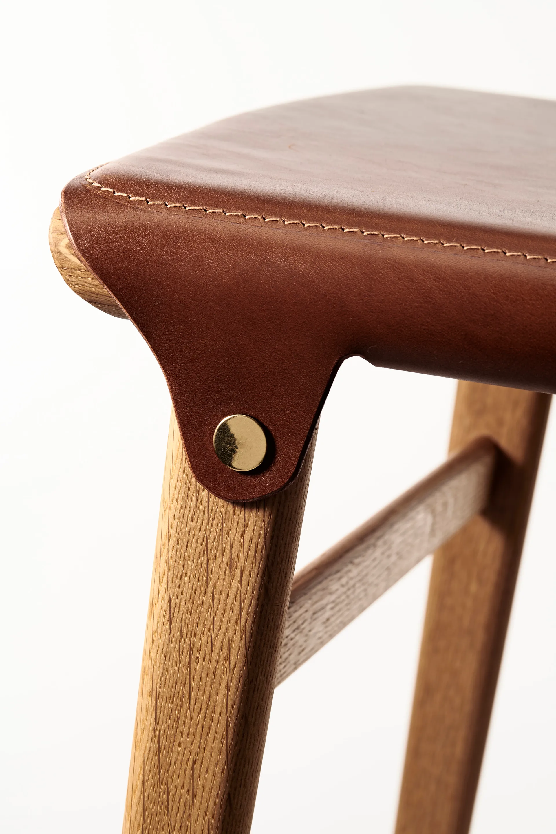 Tabouret de bar Hedda, Chêne-pure-cuir de Tärnsjö cognac Gärsnäs